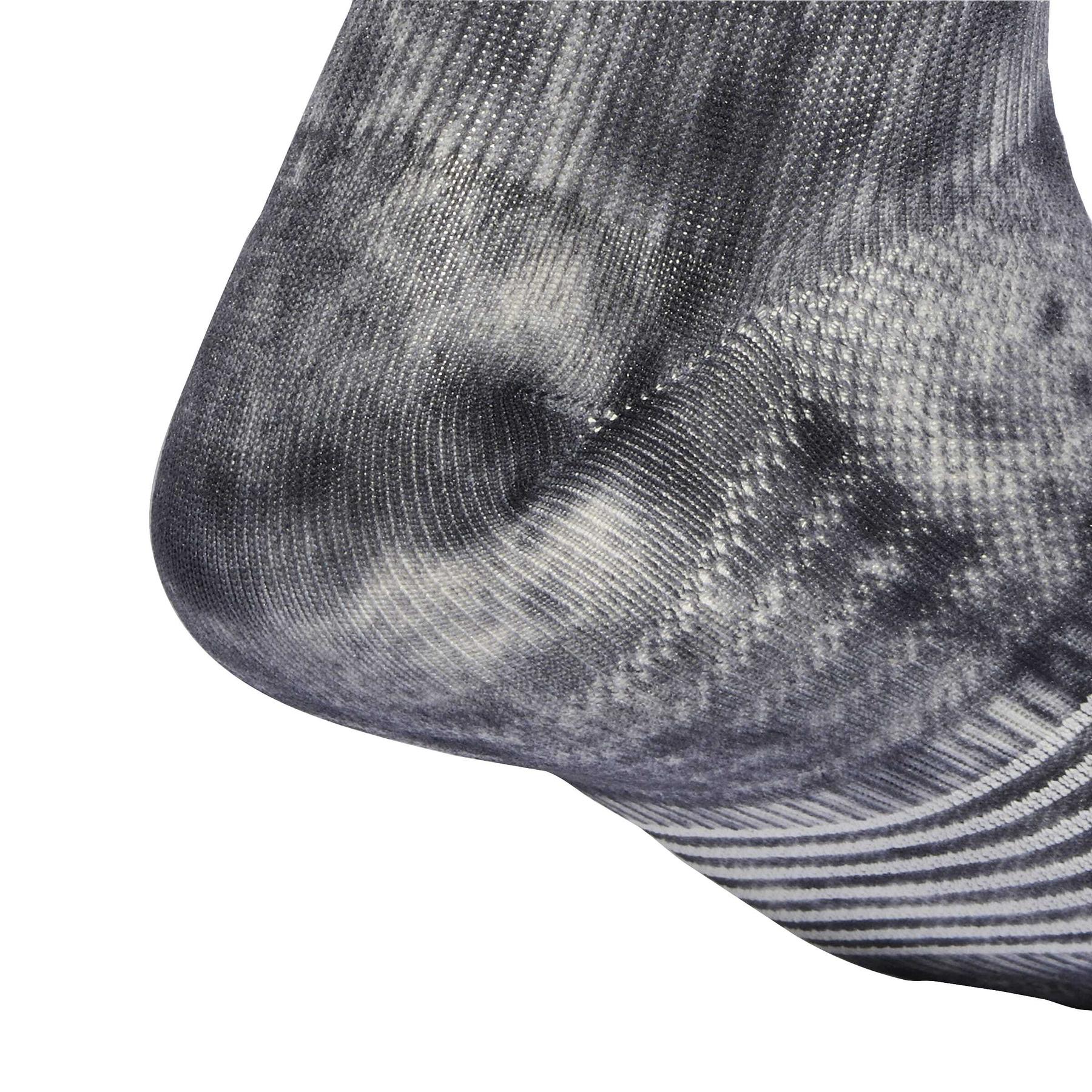 product/2/0/2025_adidas_jv5926_4_hardware_photography_detail_view_2_white.jpg