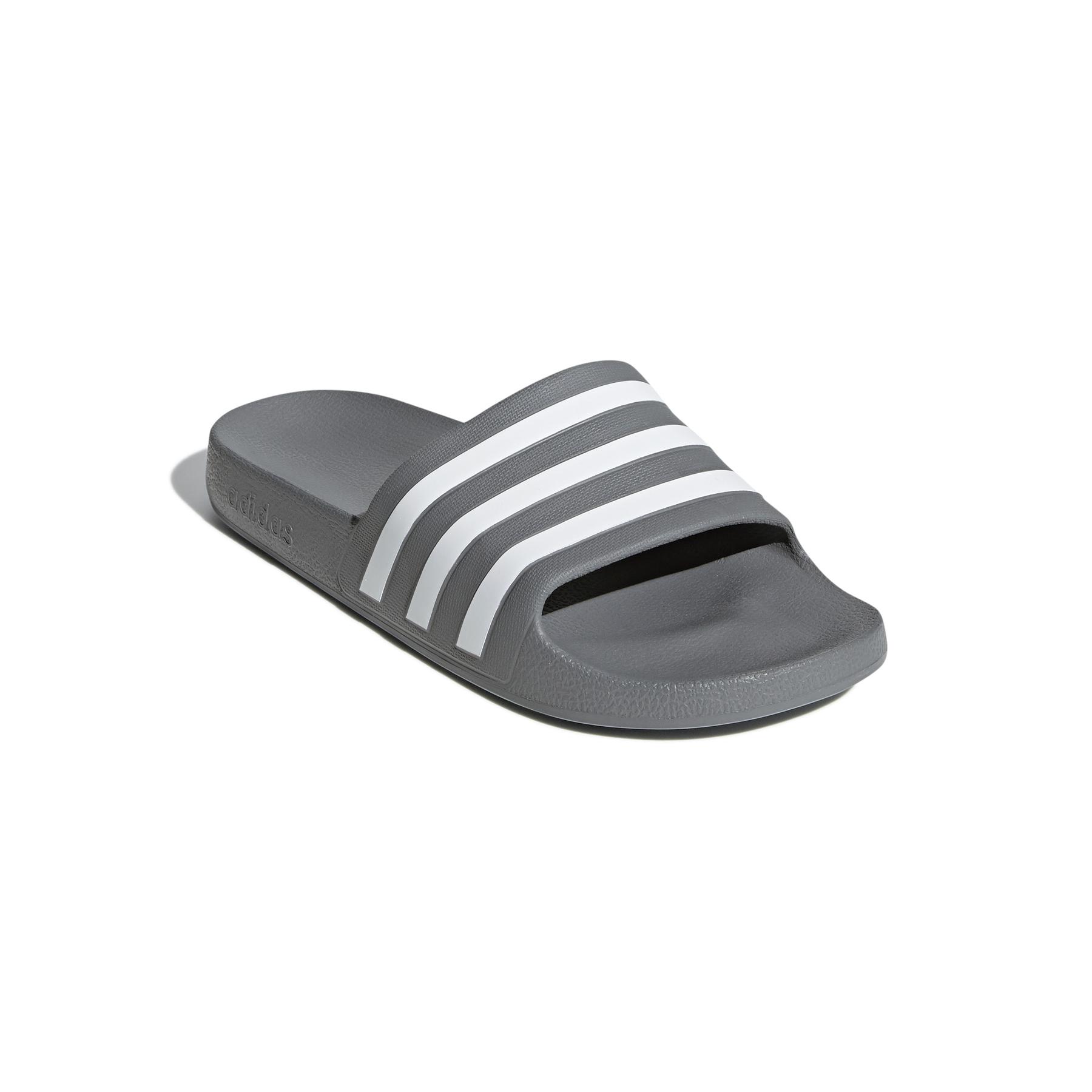 product/a/d/adidas_f35538_6_footwear_photography_front_lateral_top_view_white-nw112824.jpg