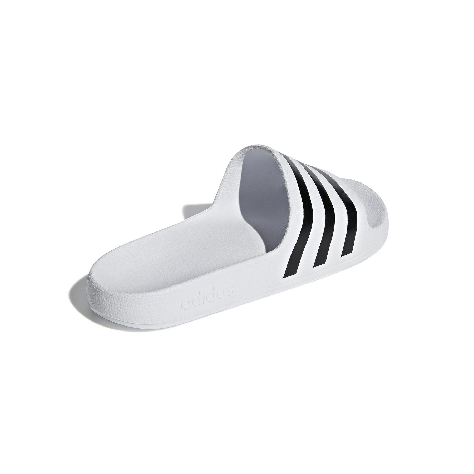 product/a/d/adidas_f35539_7_footwear_photography_back_lateral_top_view_white-nw112824.jpg