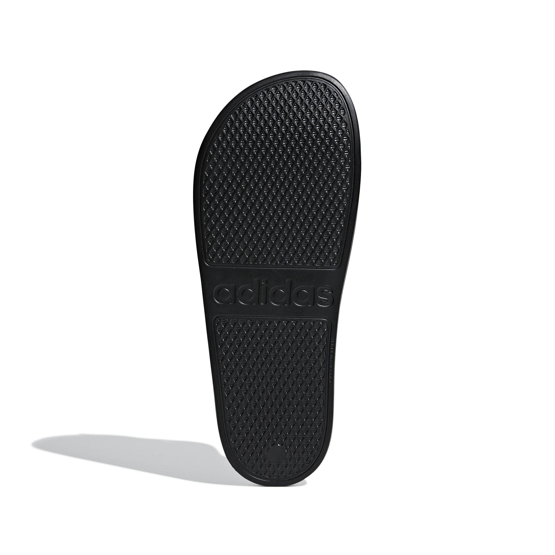product/a/d/adidas_f35550_4_footwear_photography_bottom_view_white-nw112824.jpg