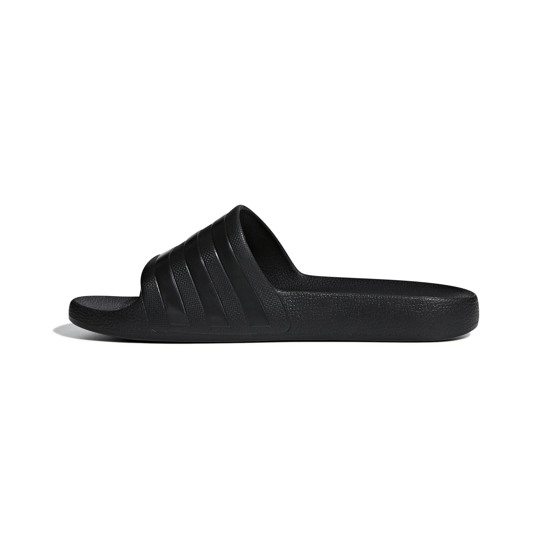 product/a/d/adidas_f35550_5_footwear_photography_side_medial_center_view_white-nw112824.jpg