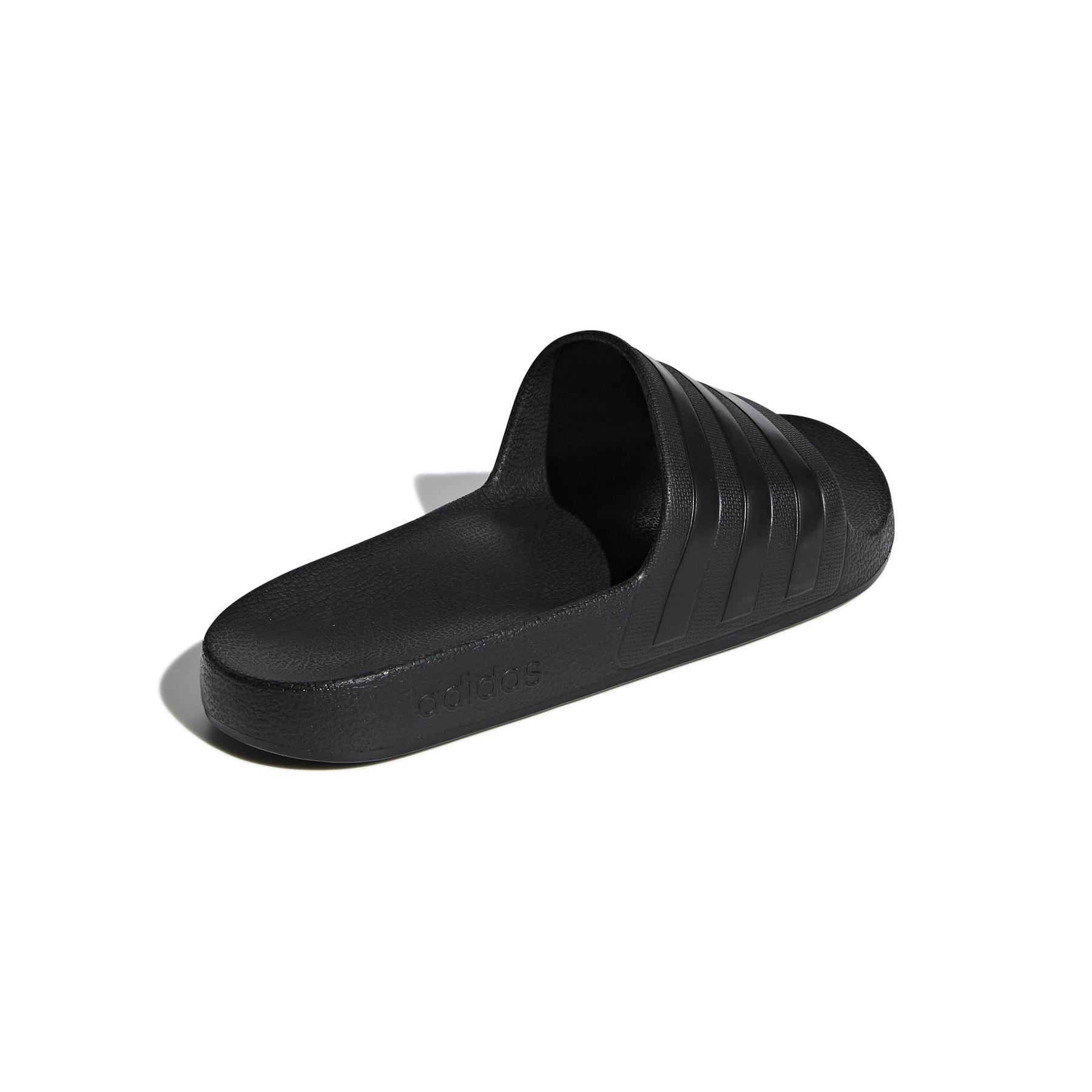 product/a/d/adidas_f35550_7_footwear_photography_back_lateral_top_view_white-nw112824.jpg