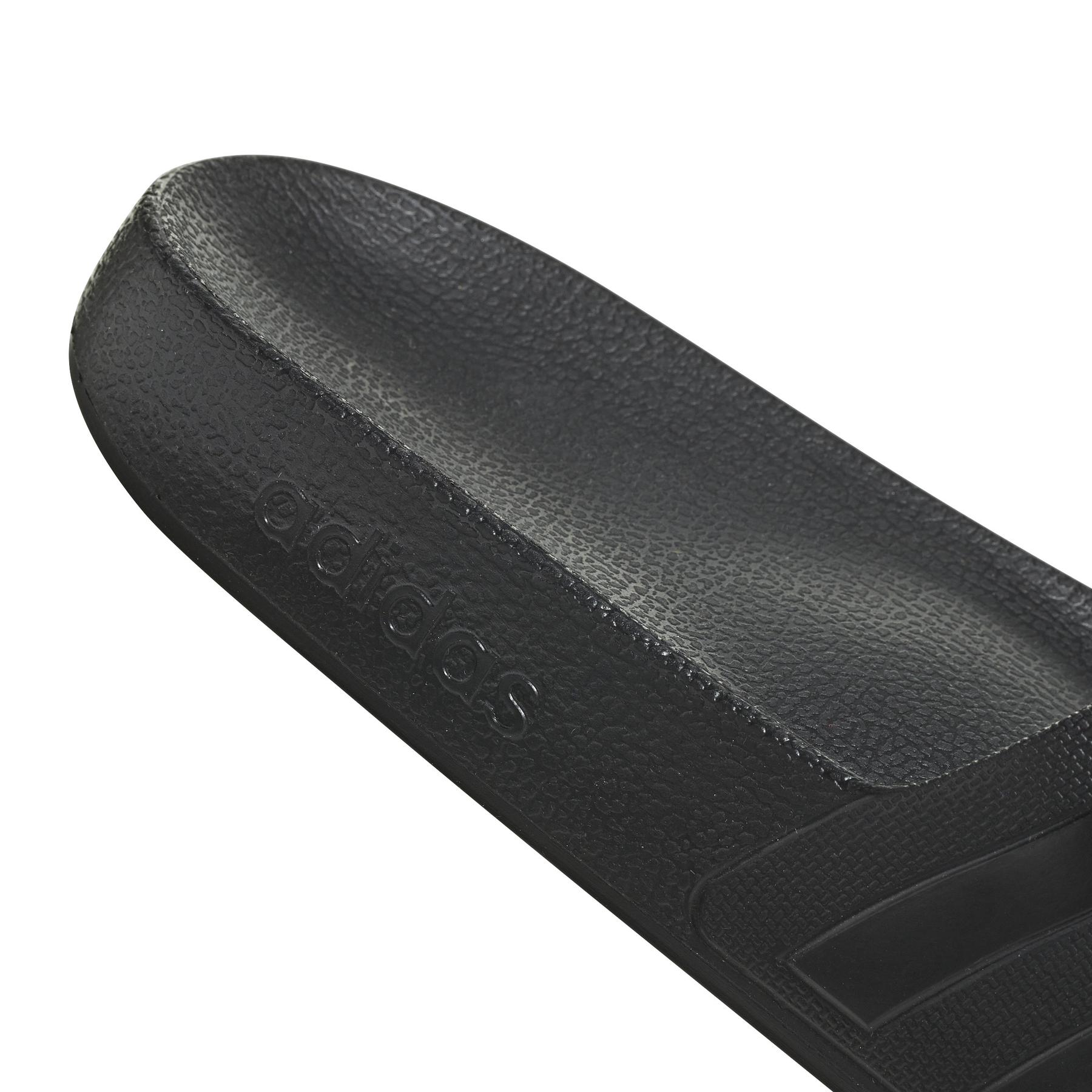 product/a/d/adidas_f35550_9_footwear_photography_detail_view_2_white-nw112824.jpg