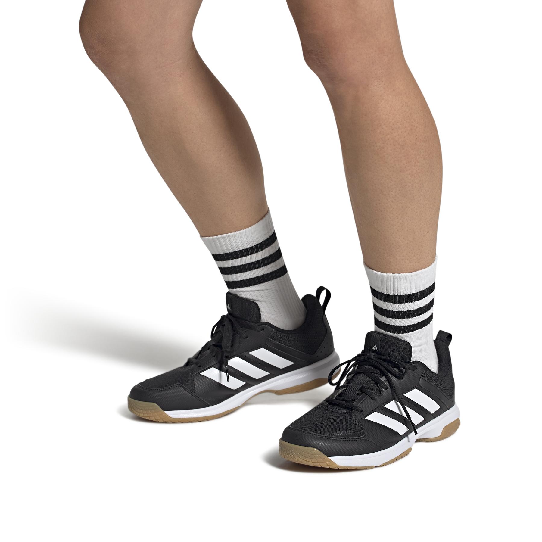 product/a/d/adidas_fz4658_11_footwear_on_model_front_view_white_000.jpg