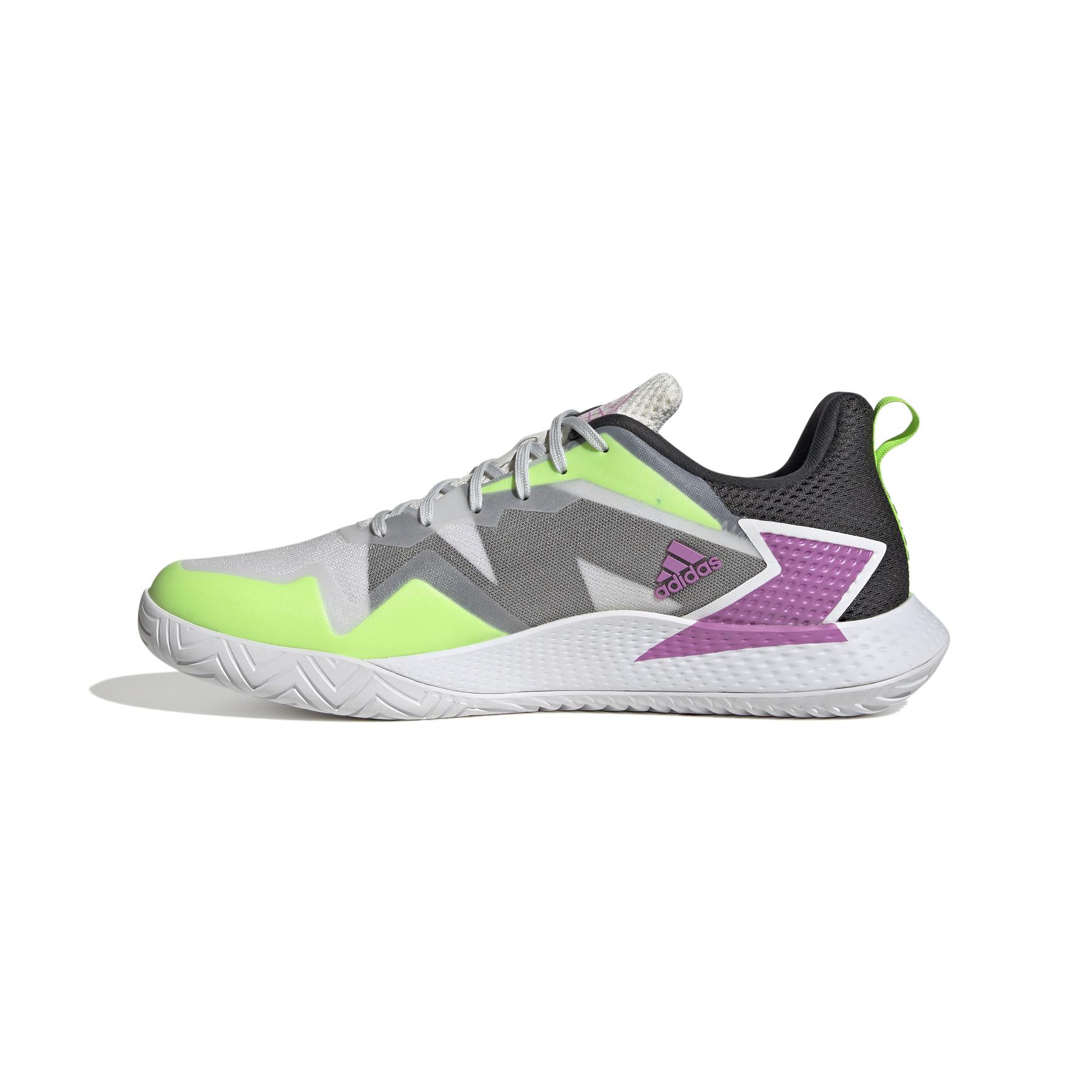 product/a/d/adidas_gv9519_5_footwear_photography_side_medial_center_view_white_000.jpg