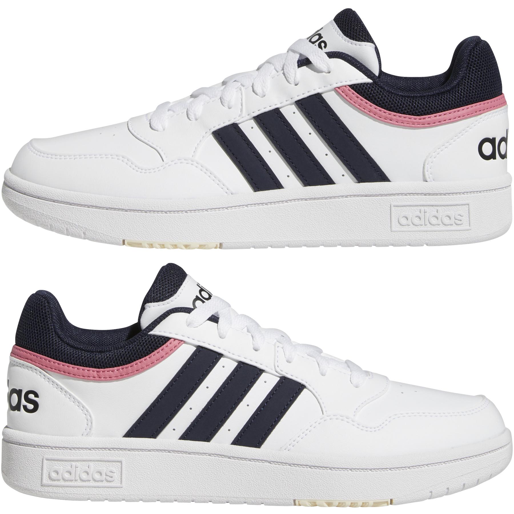 product/a/d/adidas_gw3037_10_footwear_photography_mirrored_pair_view_white-030824x.jpg