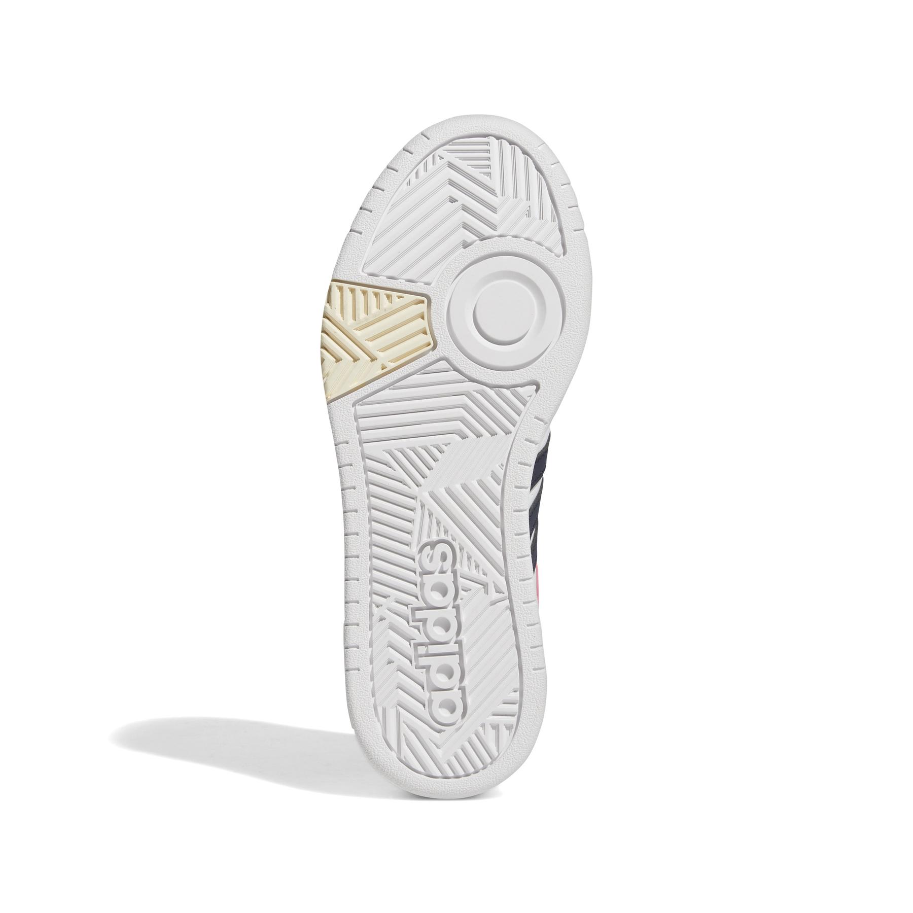 product/a/d/adidas_gw3037_4_footwear_photography_bottom_view_white-030824x.jpg
