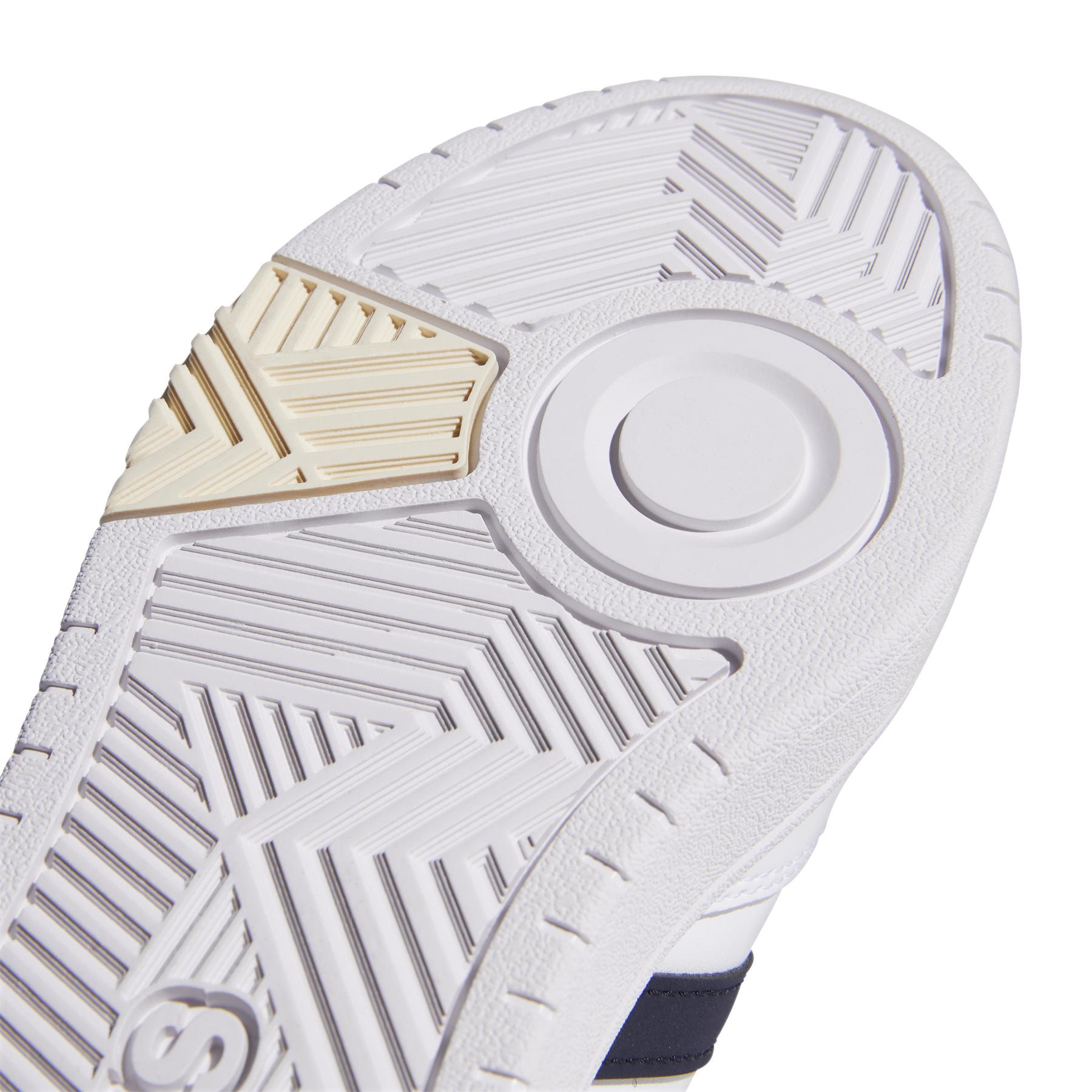 product/a/d/adidas_gw3037_9_footwear_photography_detail_view_2_white-030824x.jpg