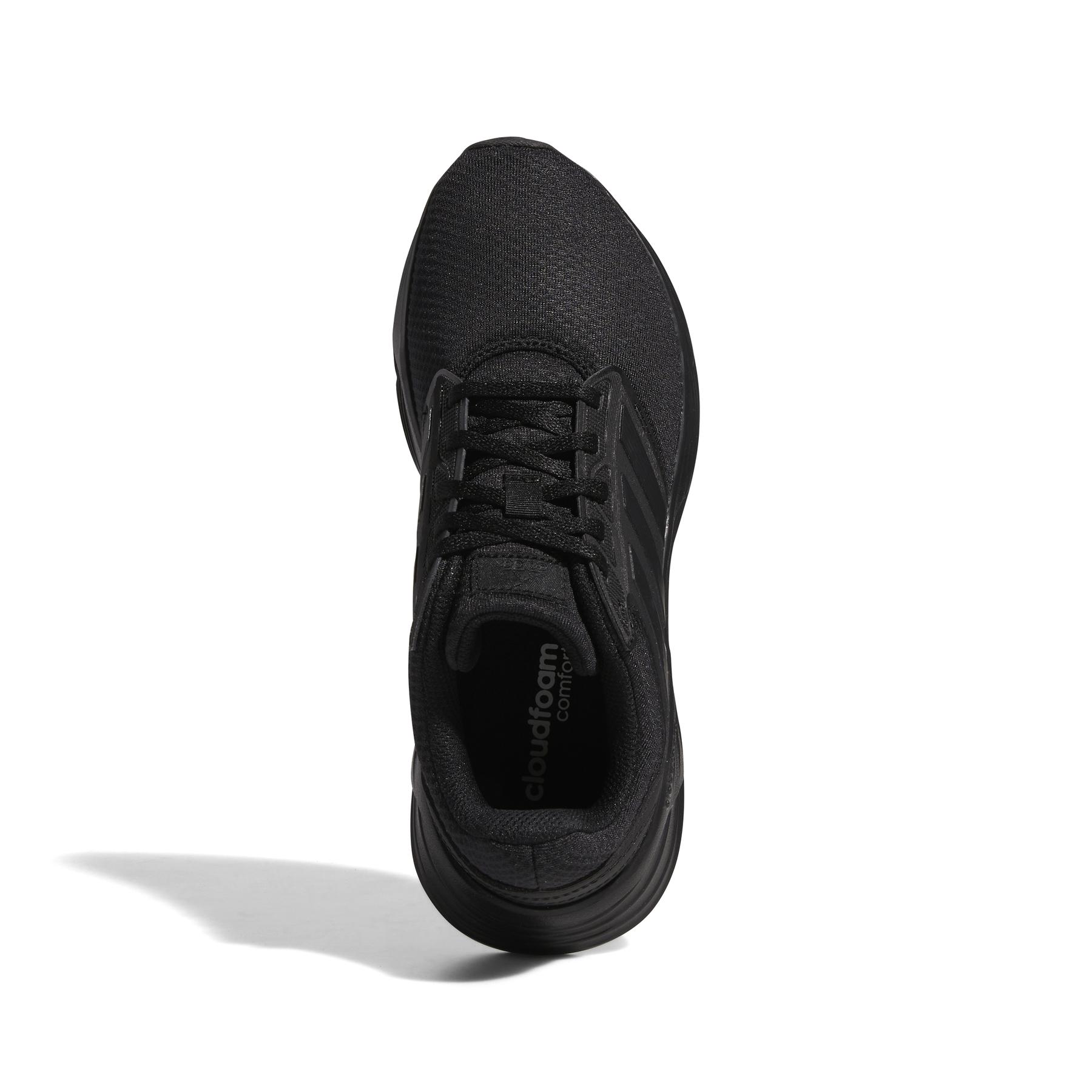 product/a/d/adidas_gw4131_3_footwear_photography_top_portrait_view_white_000.jpg