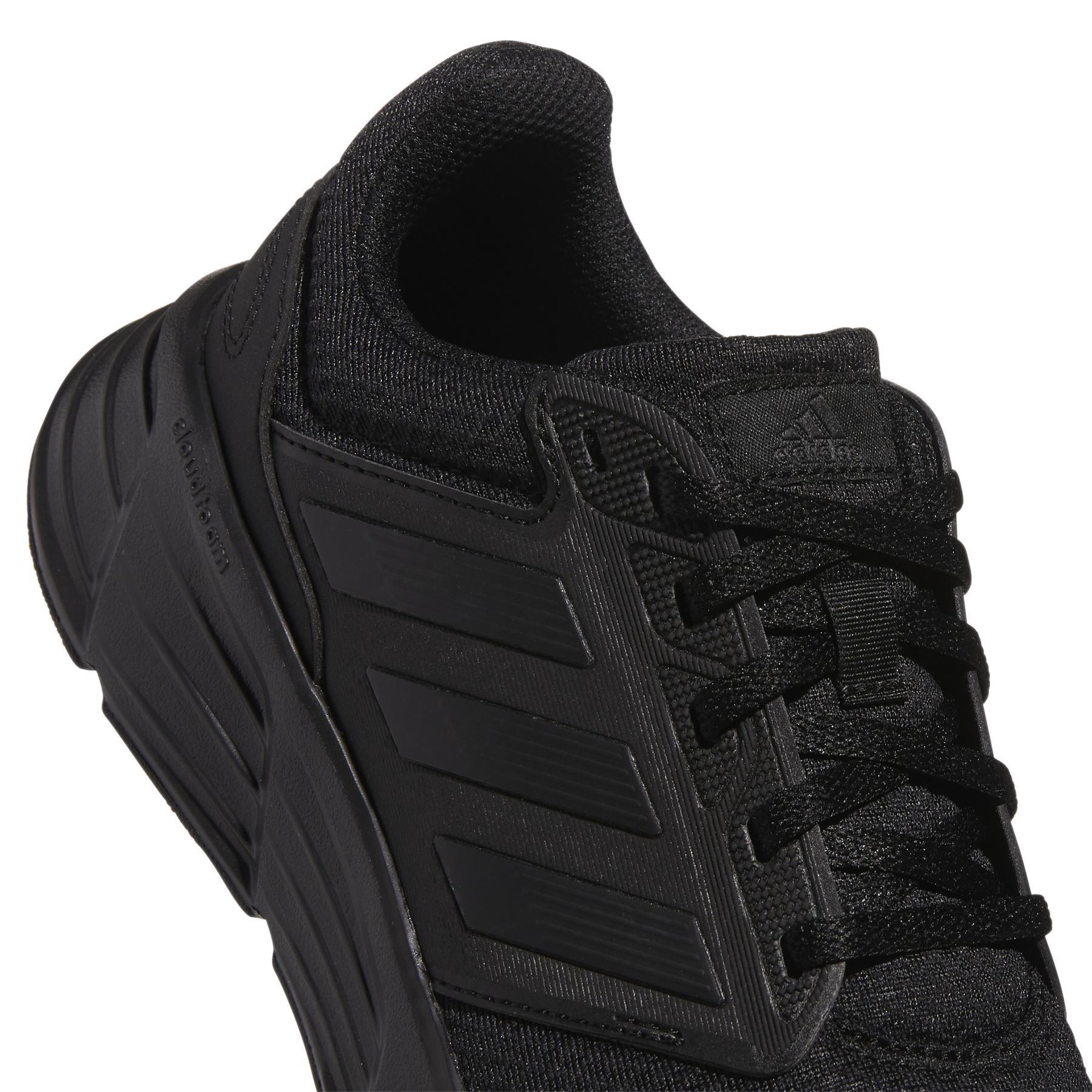 product/a/d/adidas_gw4131_9_footwear_photography_detail_view_2_white_000.jpg