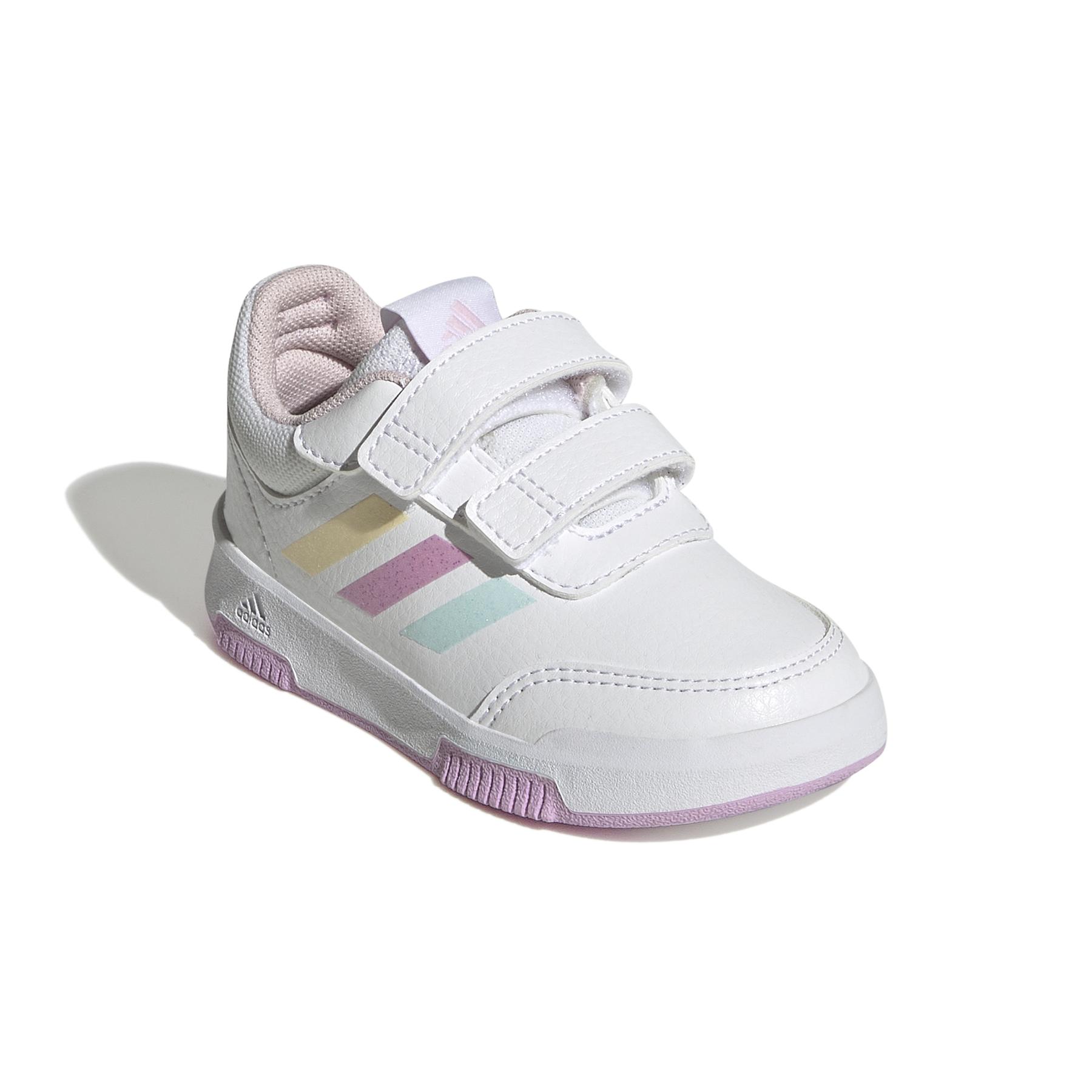 product/a/d/adidas_gw6467_6_footwear_photography_front_lateral_top_view_white_000.jpg