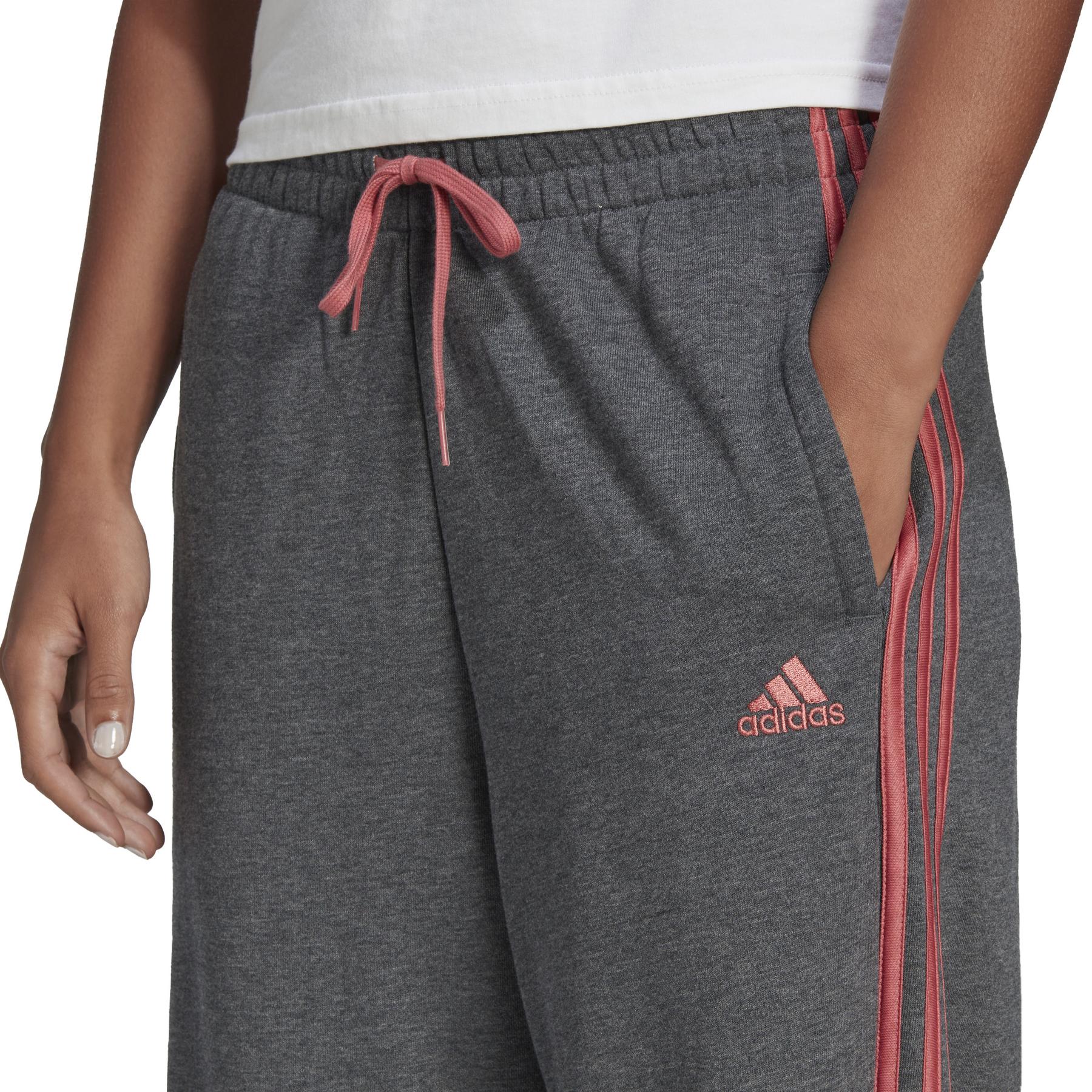 product/a/d/adidas_hl2078_6_apparel_on_model_detail_view_1_white-nw052224.jpg