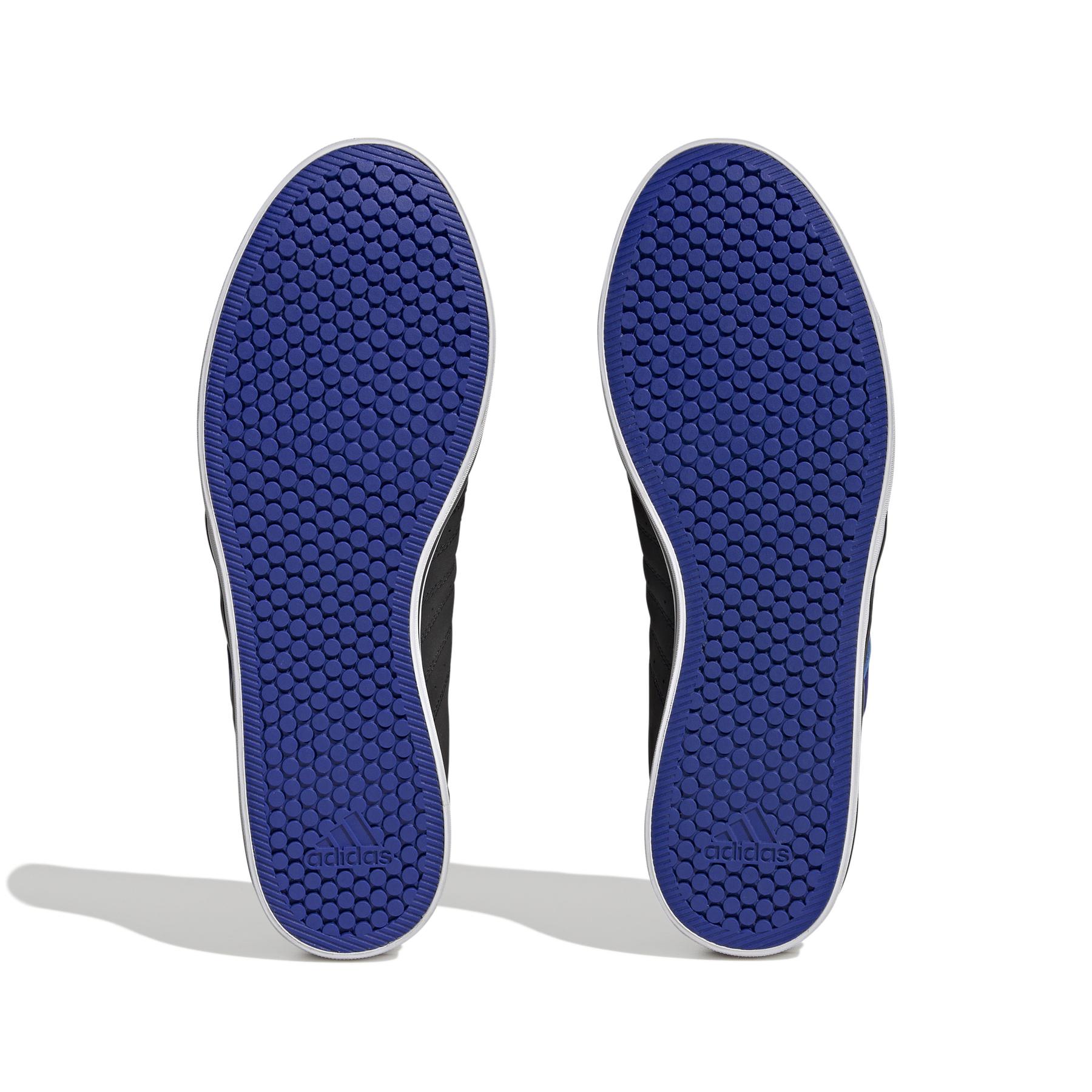 product/a/d/adidas_hp6004_4_footwear_photography_bottom_view_white-nw052424.jpg