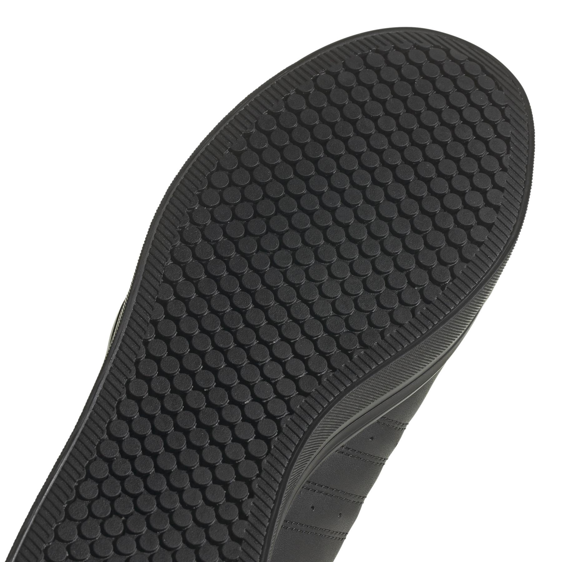 product/a/d/adidas_hp6008_9_footwear_photography_detail_view_2_white-nw031524.jpg