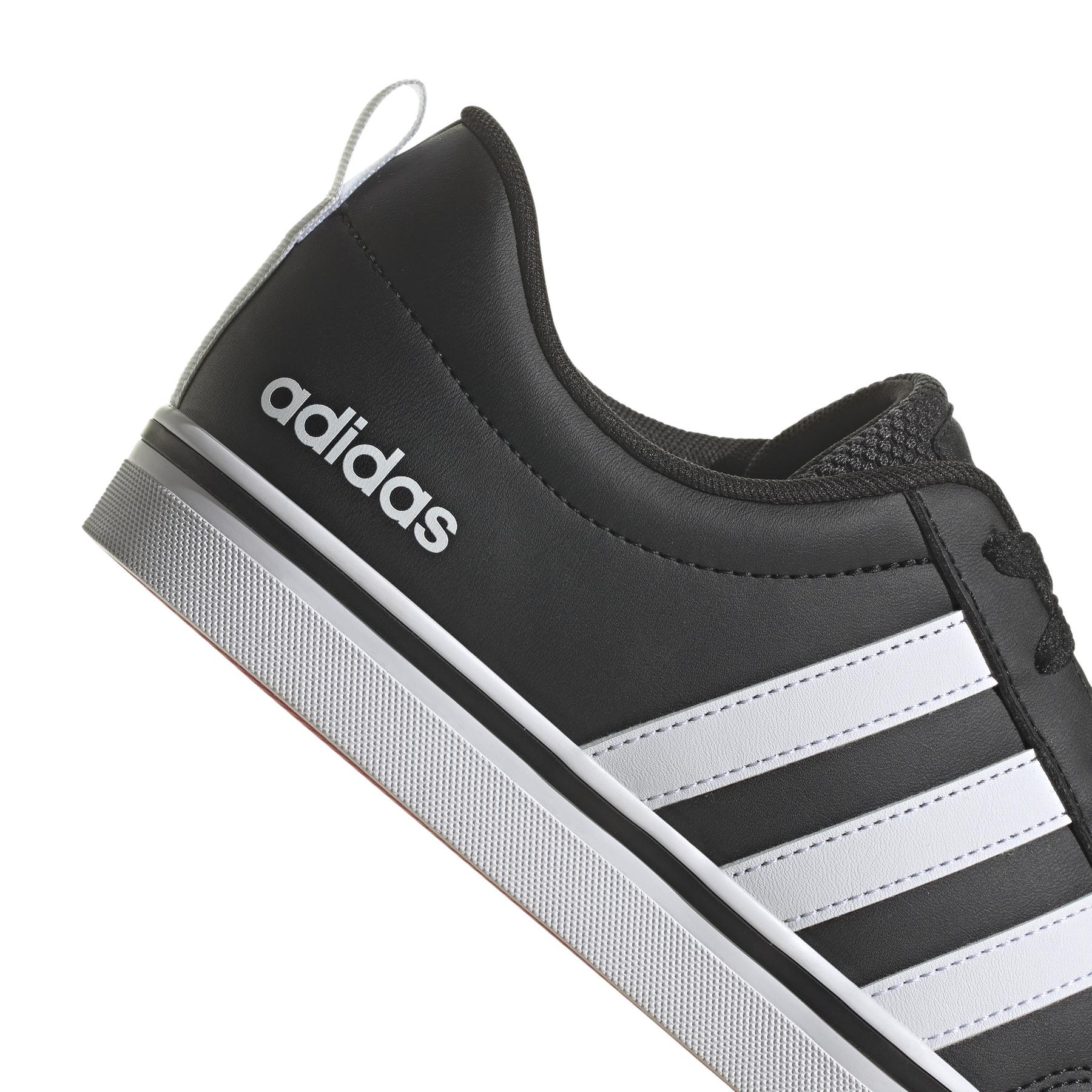 product/a/d/adidas_hp6009_8_footwear_photography_detail_view_1_white-nw052424.jpg