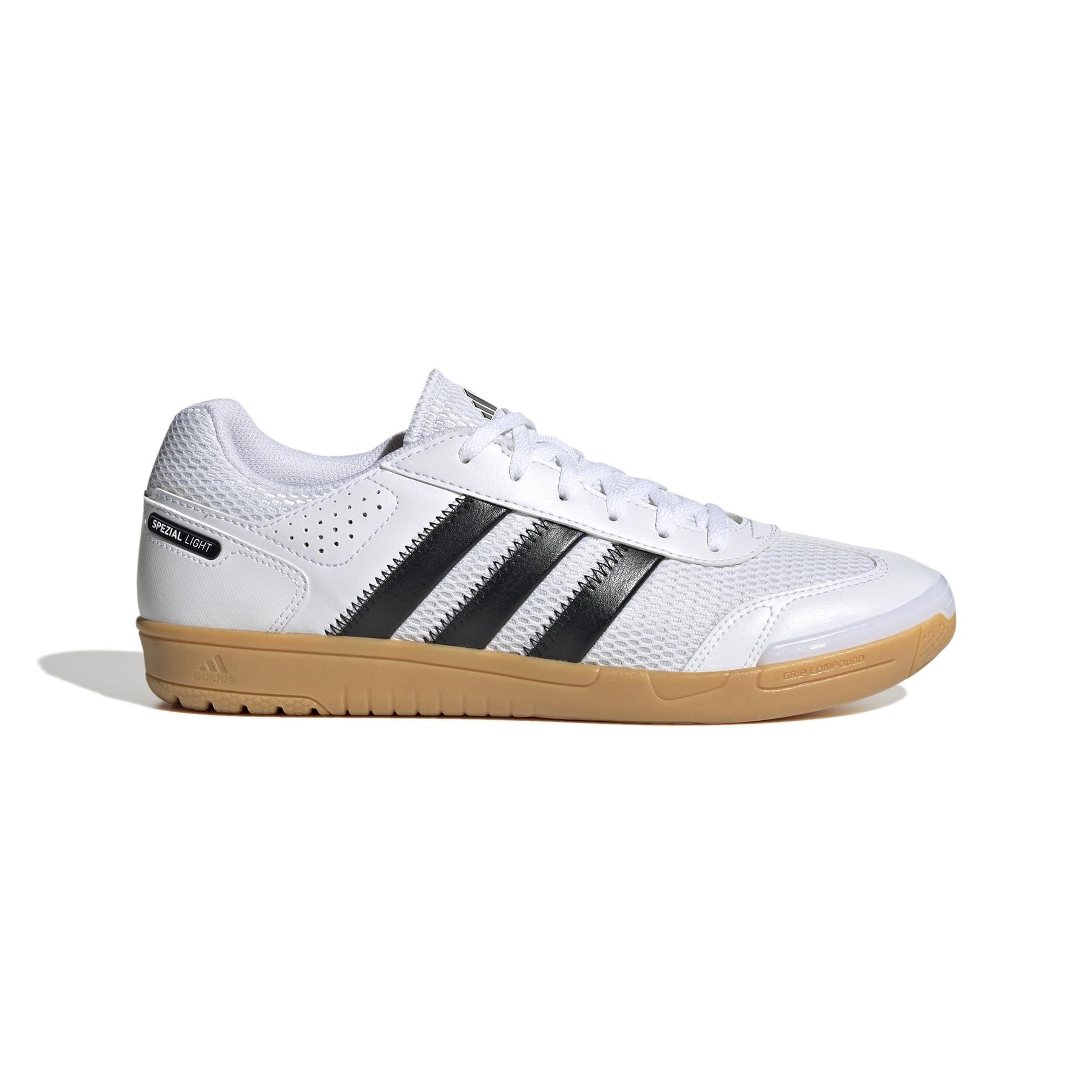 product/a/d/adidas_hq3518_1_footwear_photography_side_lateral_center_view_white-nw091625.jpg
