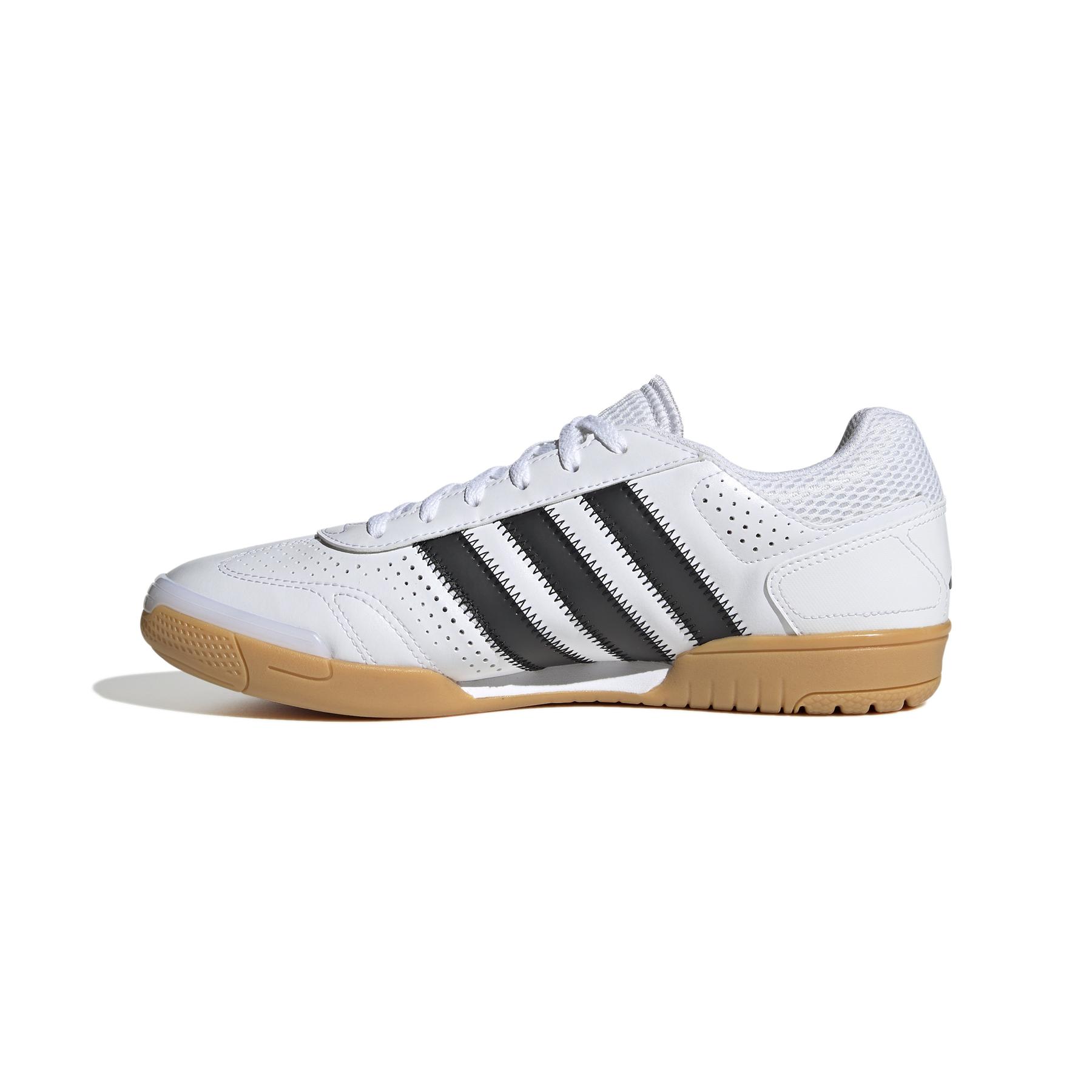 product/a/d/adidas_hq3518_5_footwear_photography_side_medial_center_view_white-nw091625.jpg