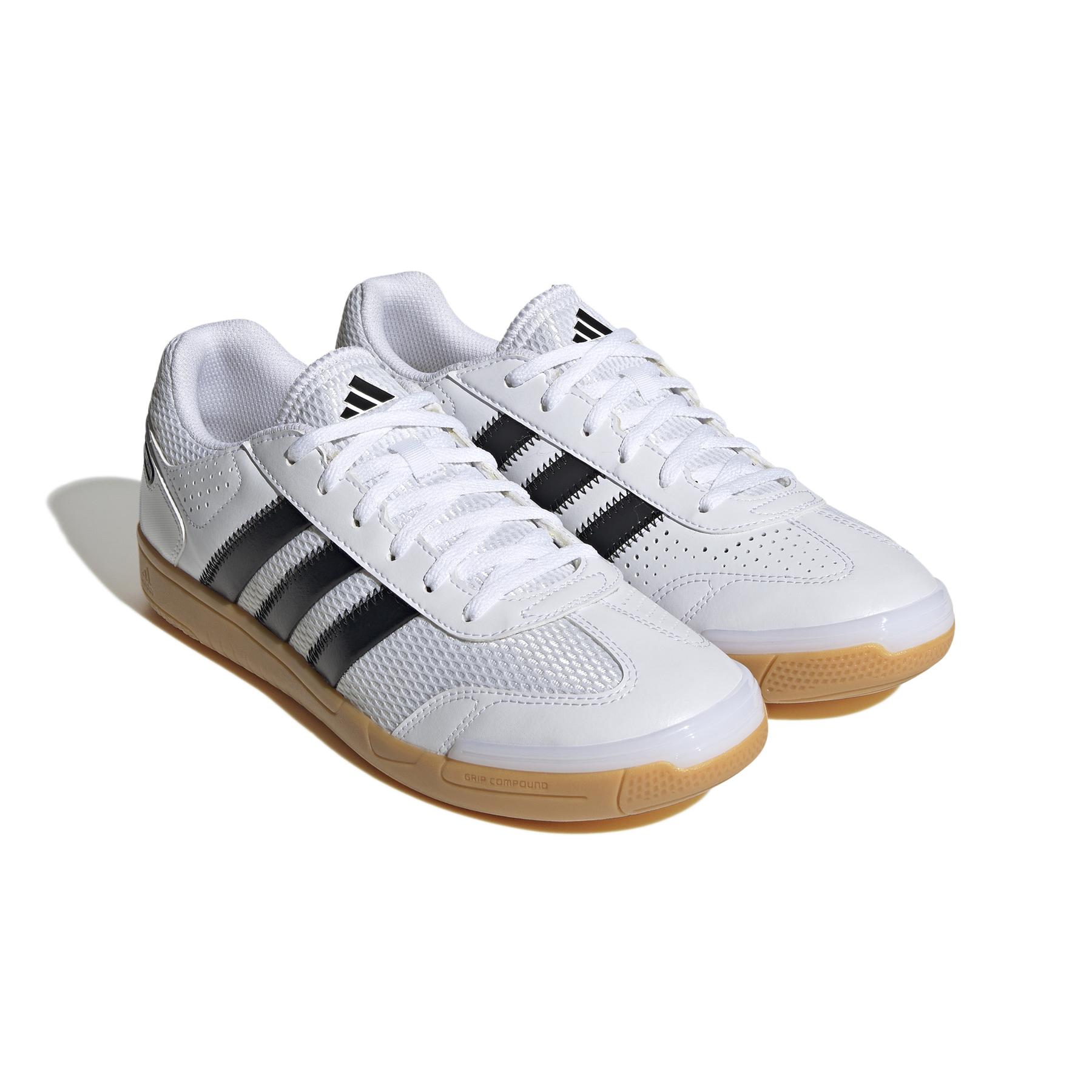 product/a/d/adidas_hq3518_6_footwear_photography_front_lateral_top_view_white-nw091625.jpg