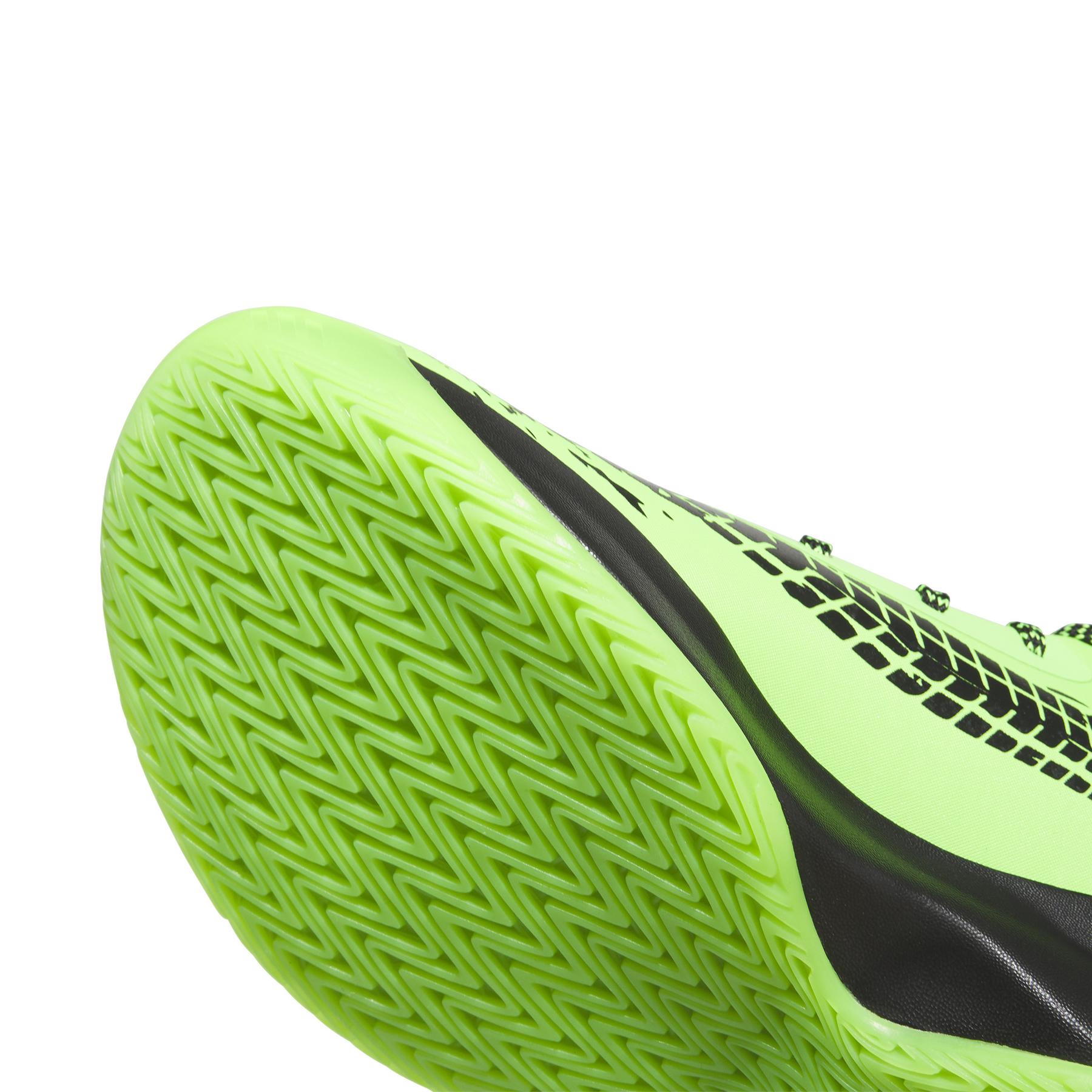 product/a/d/adidas_hq8496_9_footwear_photography_detail_view_2_white_000.jpg