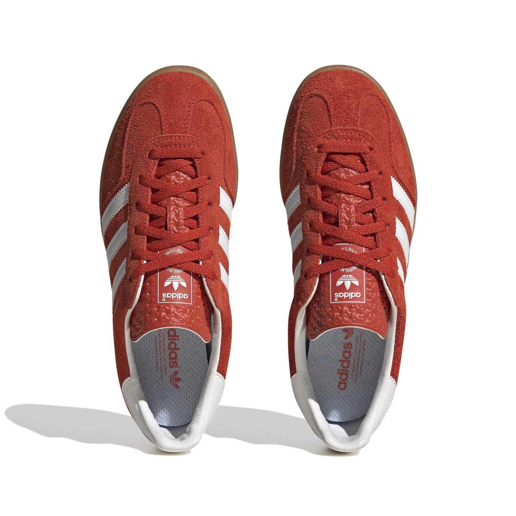 product/a/d/adidas_hq8718_3_footwear_photography_top_portrait_view_white.jpg