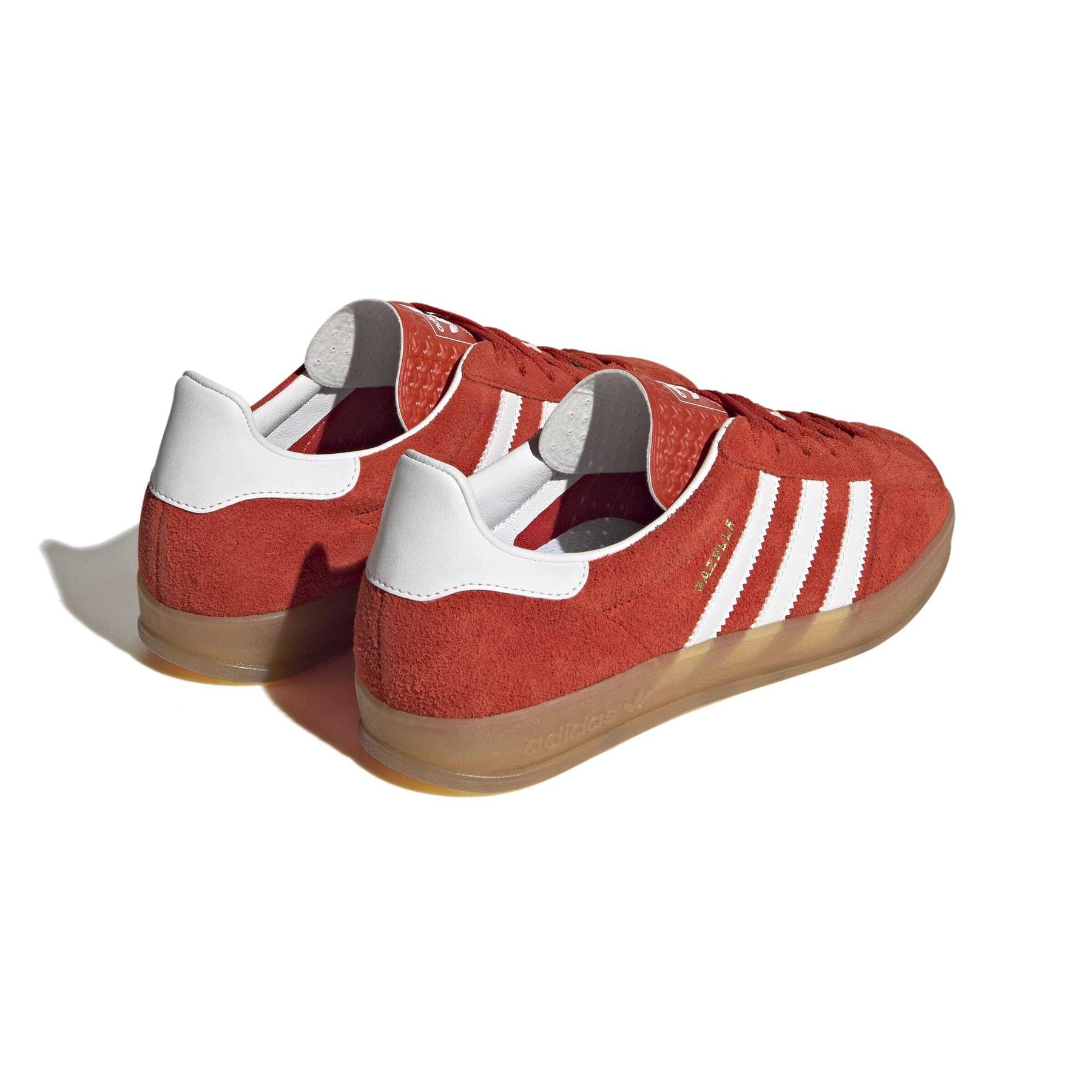 product/a/d/adidas_hq8718_7_footwear_photography_back_lateral_top_view_white.jpg