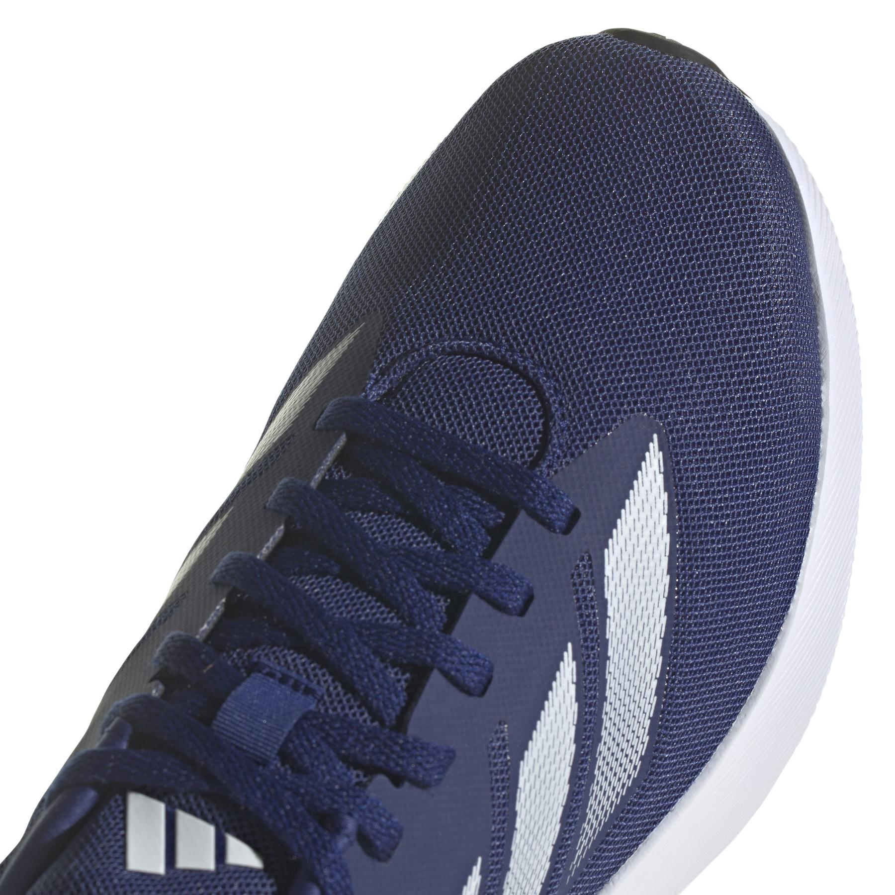 product/a/d/adidas_id2701_8_footwear_photography_detail_view_1_white-nw052424.jpg