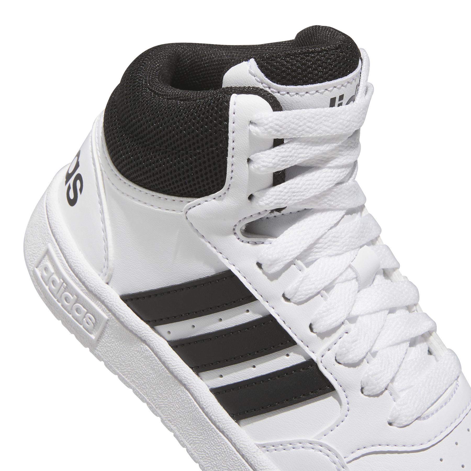 product/a/d/adidas_ig3715_8_footwear_photography_detail_view_1_white.jpg