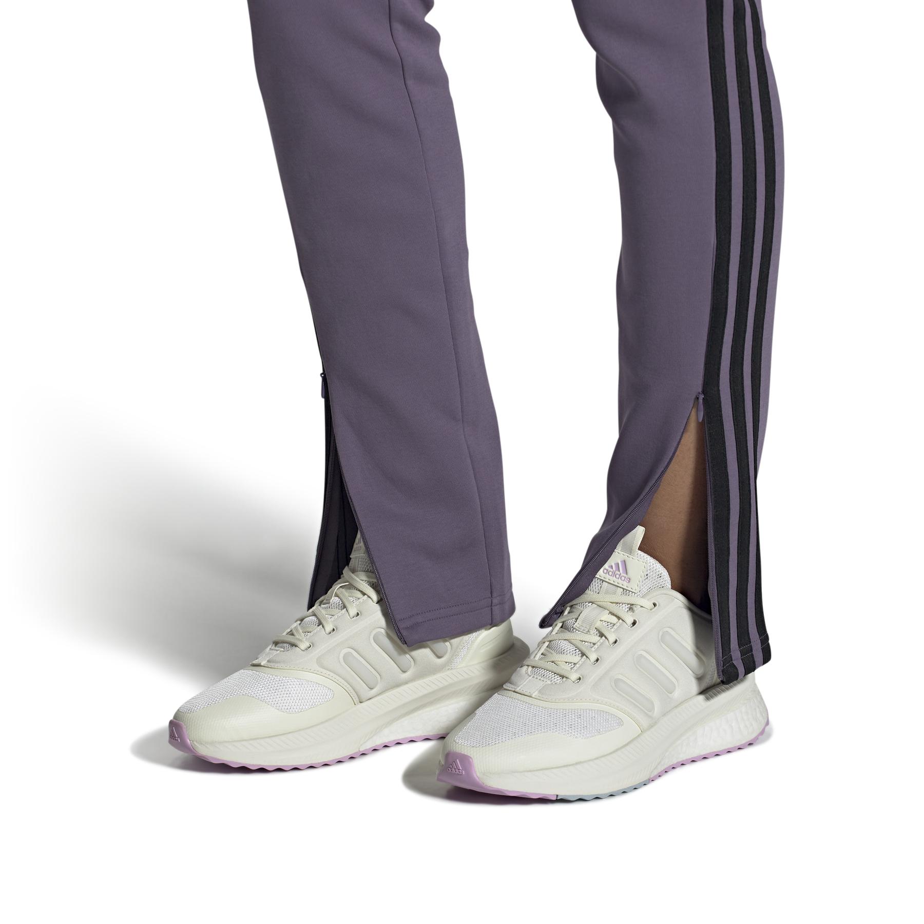 product/a/d/adidas_ig4782_11_footwear_on_model_front_view_white.jpg