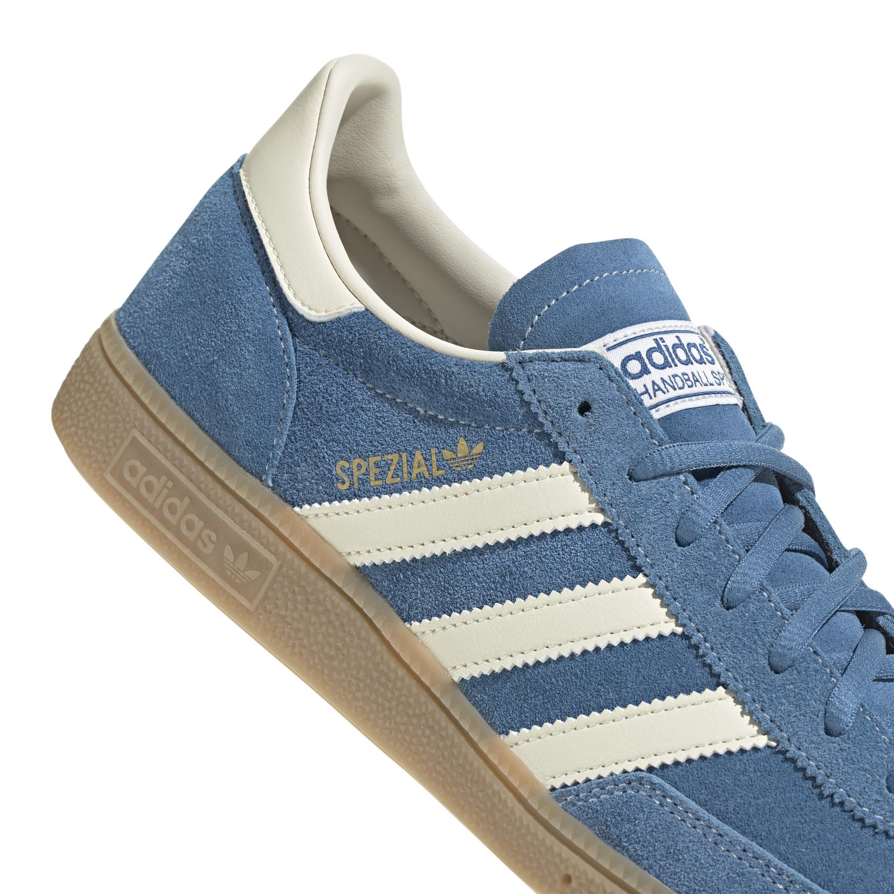 product/a/d/adidas_ig6194_8_footwear_photography_detail_view_1_white.jpg