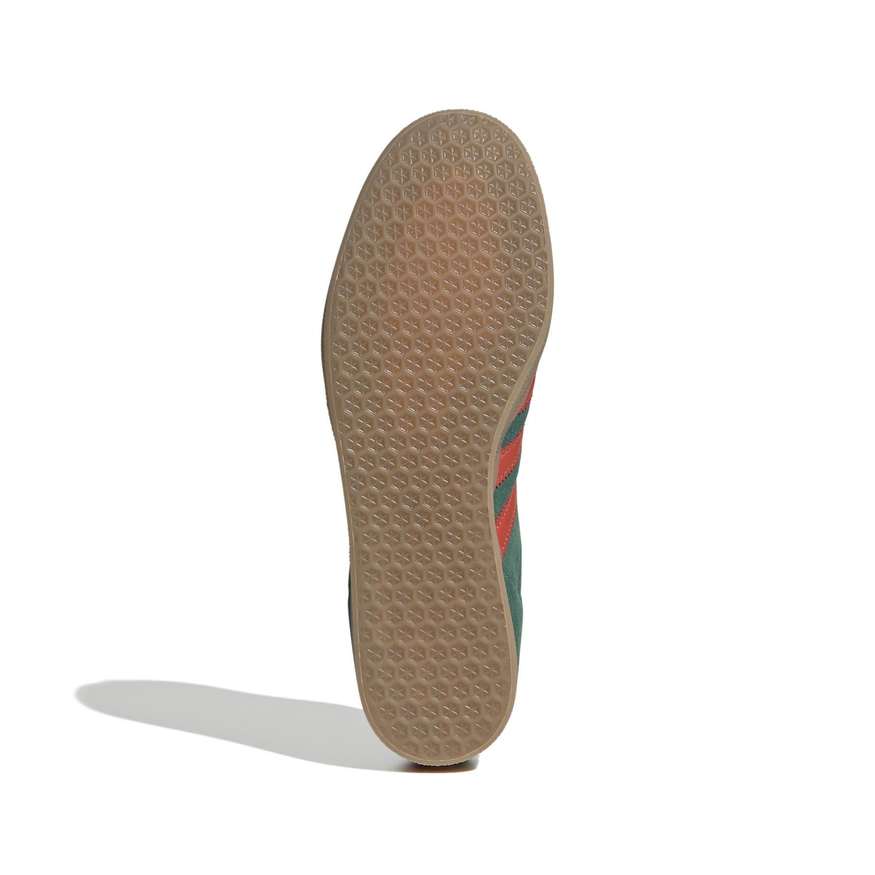 product/a/d/adidas_ig6200_4_footwear_photography_bottom_view_white.jpg