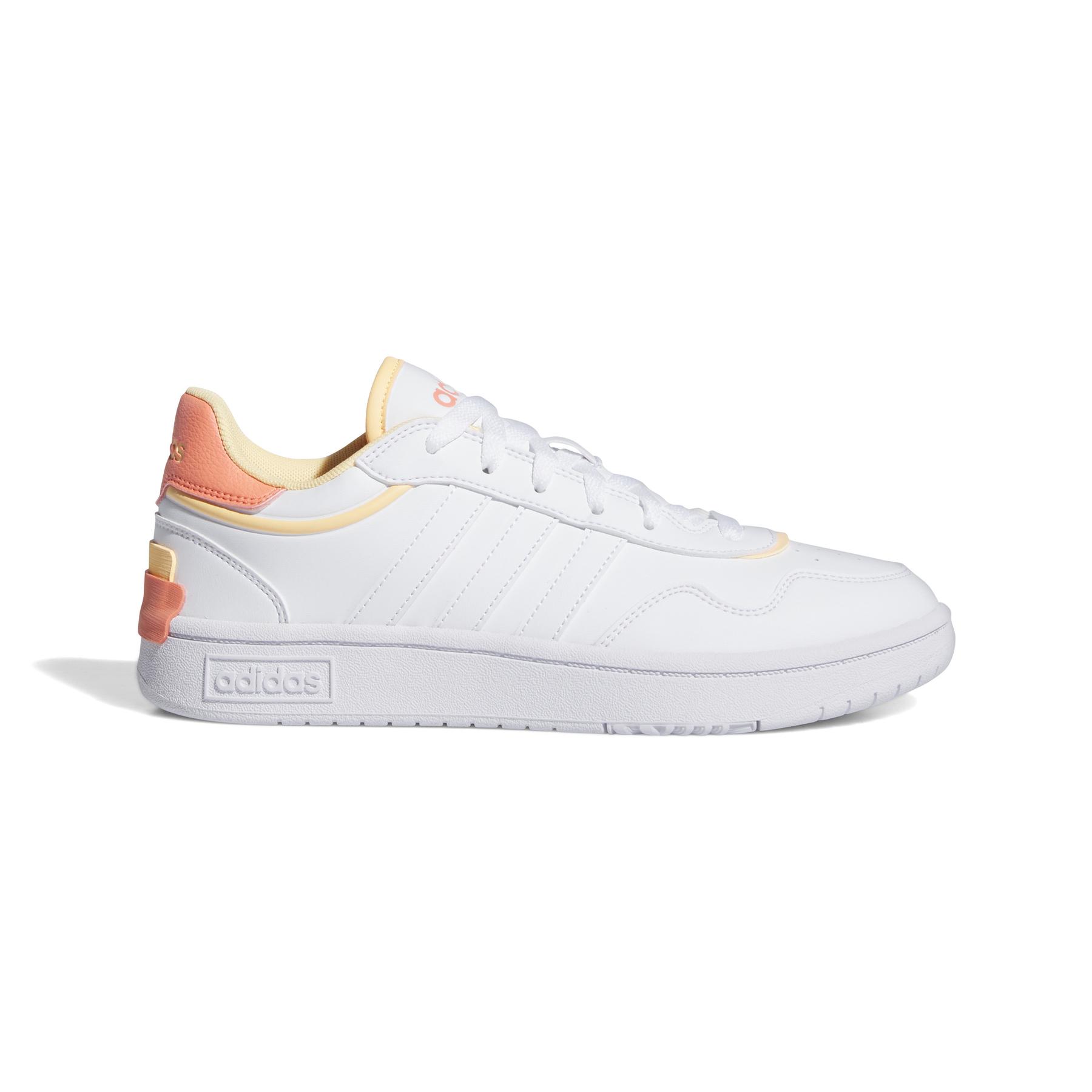 product/a/d/adidas_ig6971_1_footwear_photography_side_lateral_center_view_white.jpg