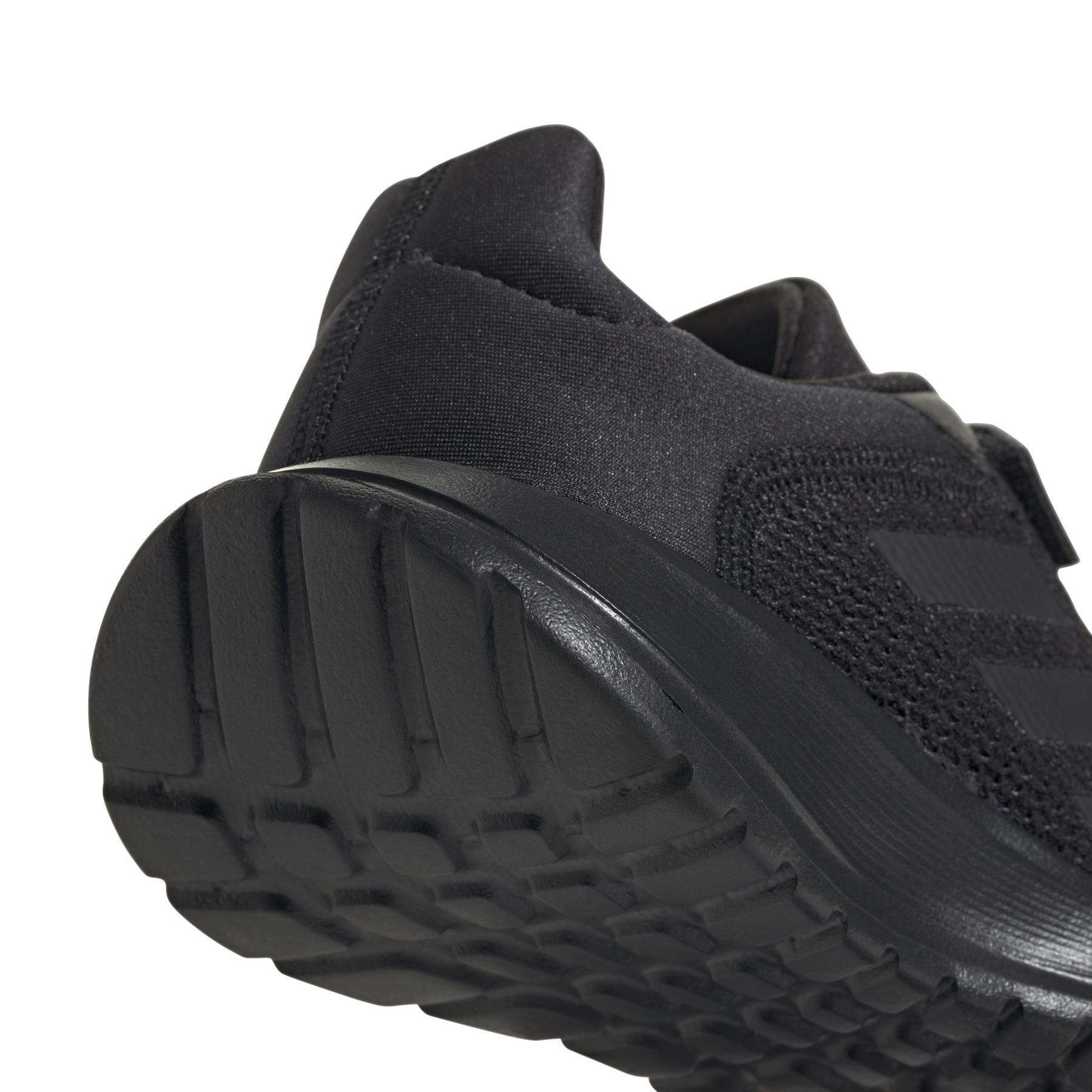 product/a/d/adidas_ig8568_9_footwear_photography_detail_view_2_white.jpg