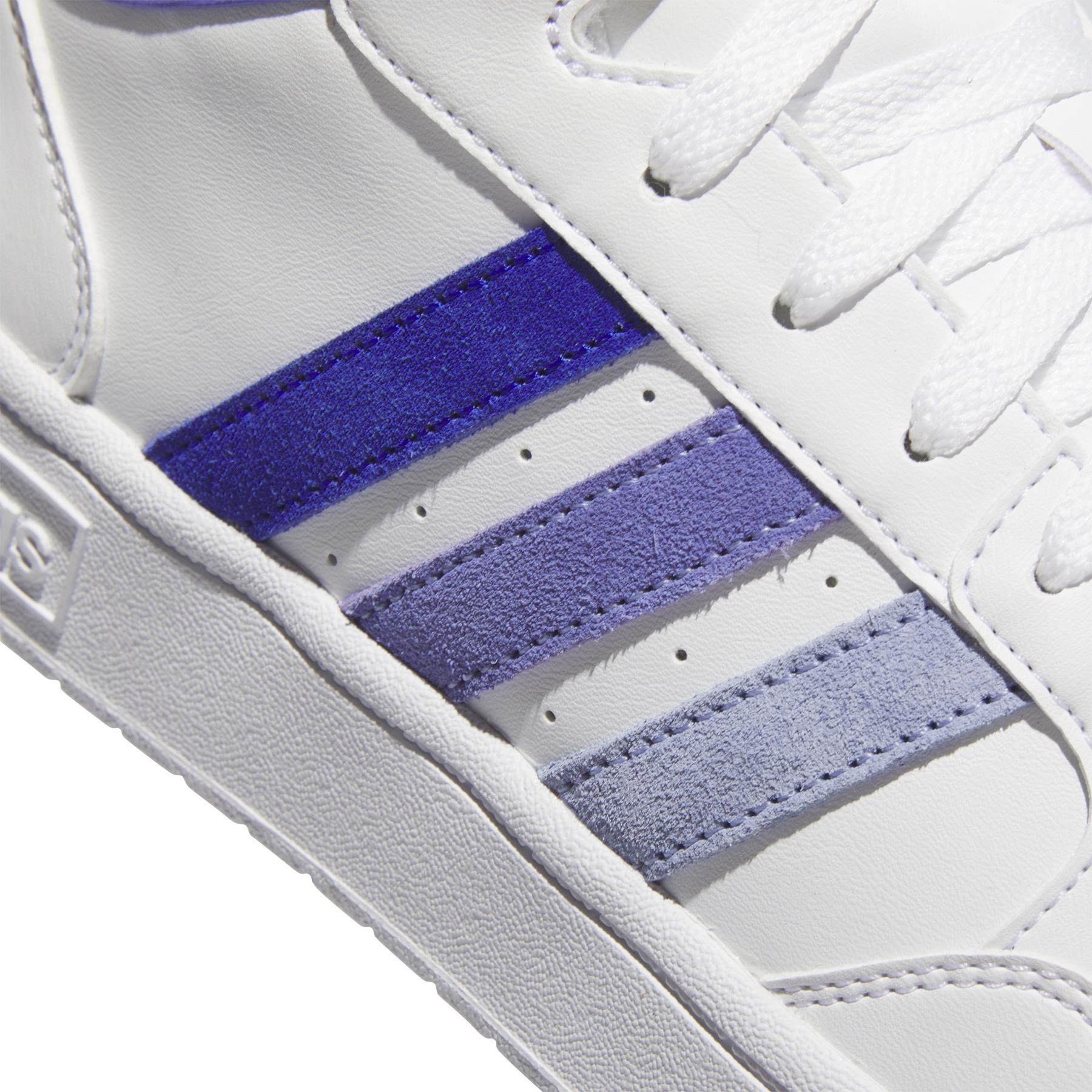 product/a/d/adidas_ih0161_8_footwear_photography_detail_view_1_white.jpg