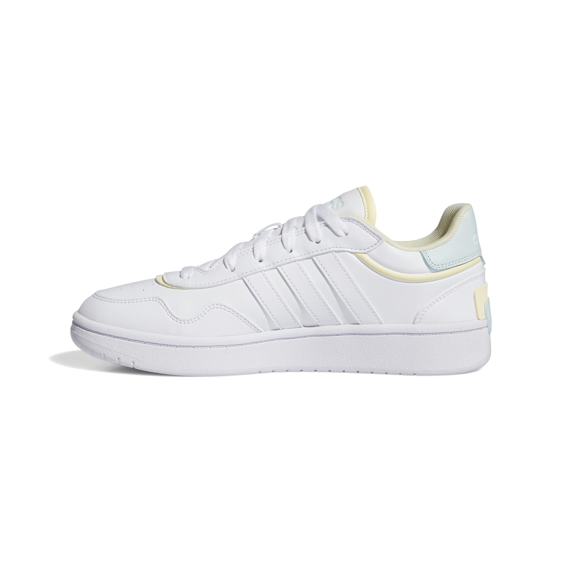 product/a/d/adidas_ih0165_5_footwear_photography_side_medial_center_view_white.jpg