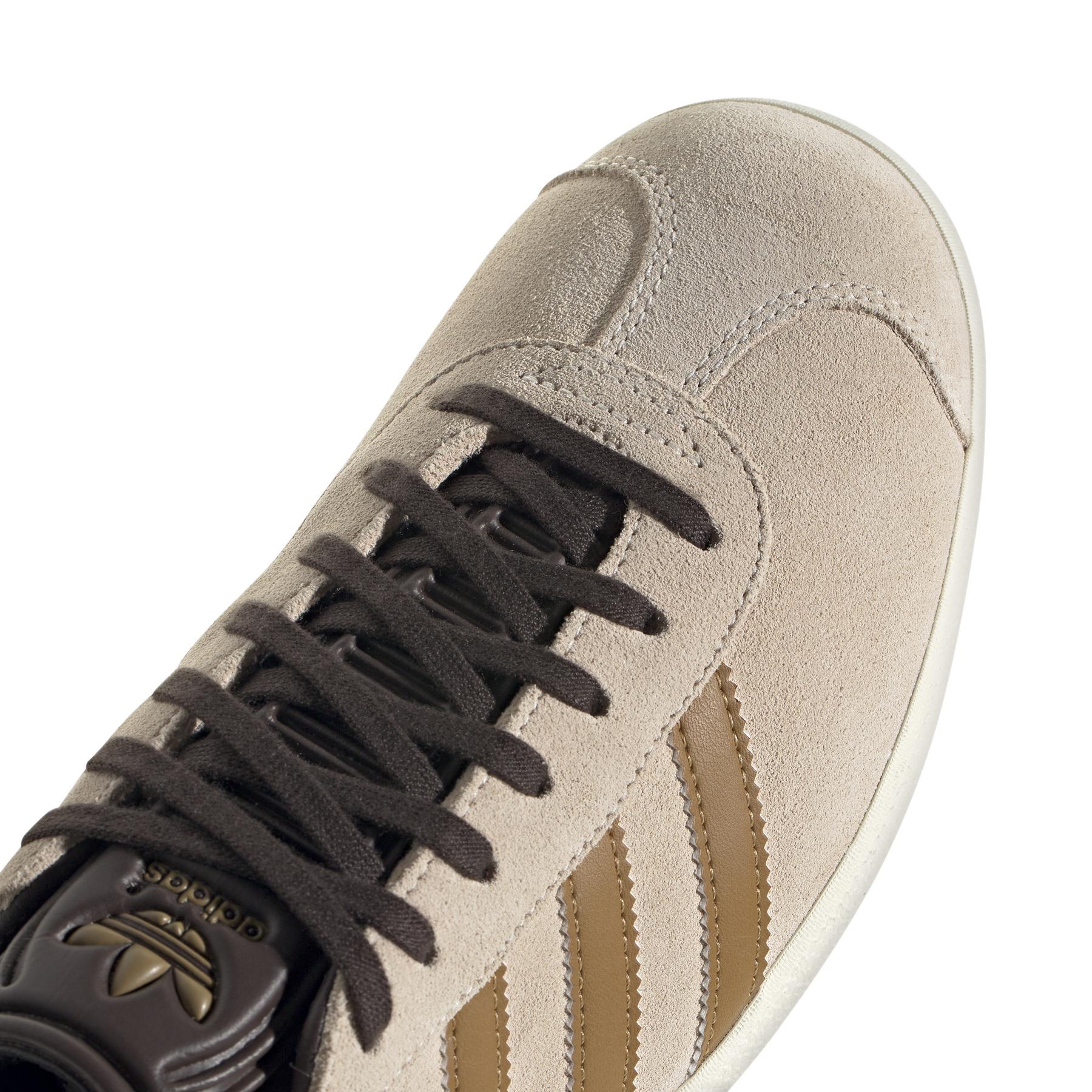 product/a/d/adidas_ih0203_8_footwear_photography_detail_view_2_white.jpg
