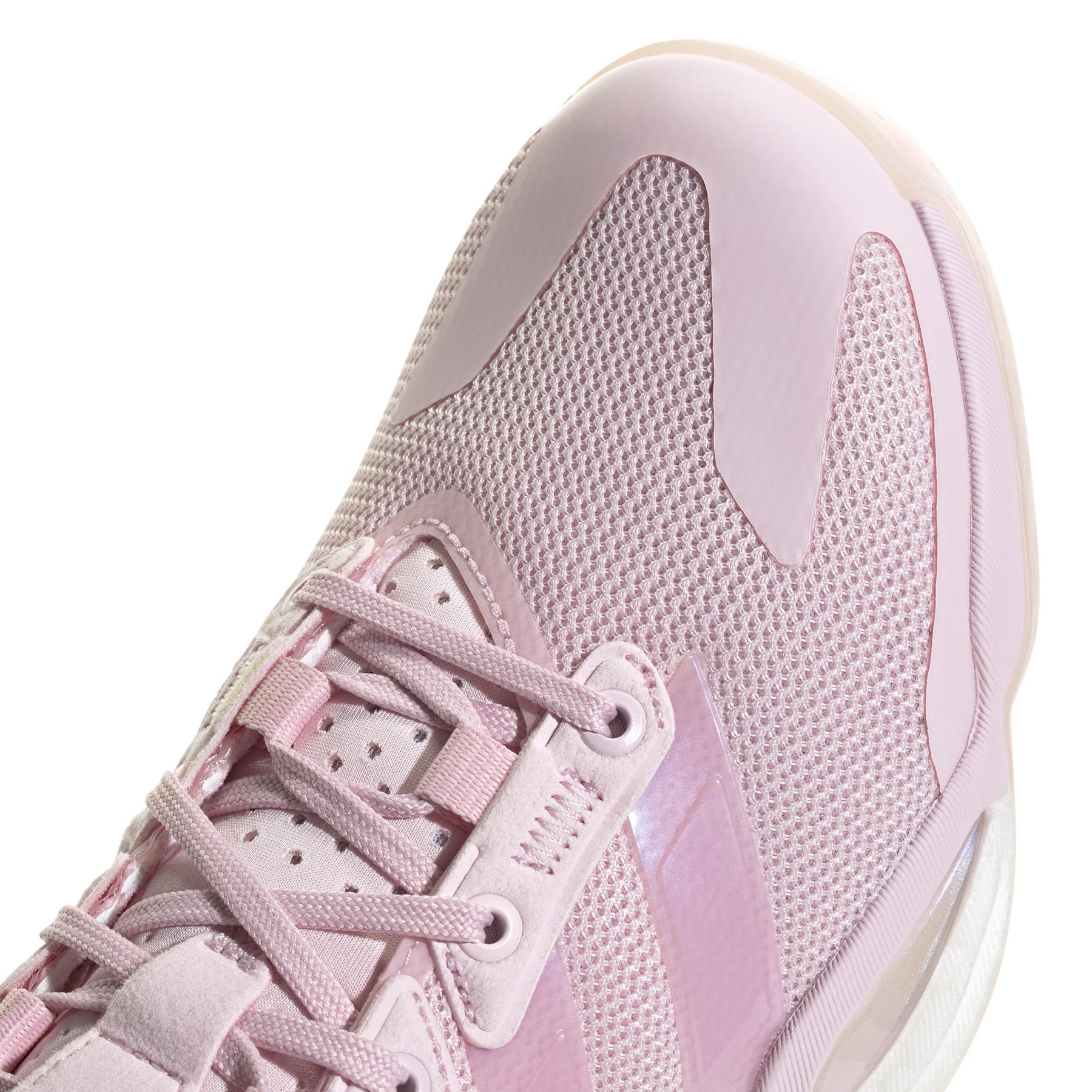 product/a/d/adidas_ih8117_8_footwear_photography_detail_view_1_white.jpg