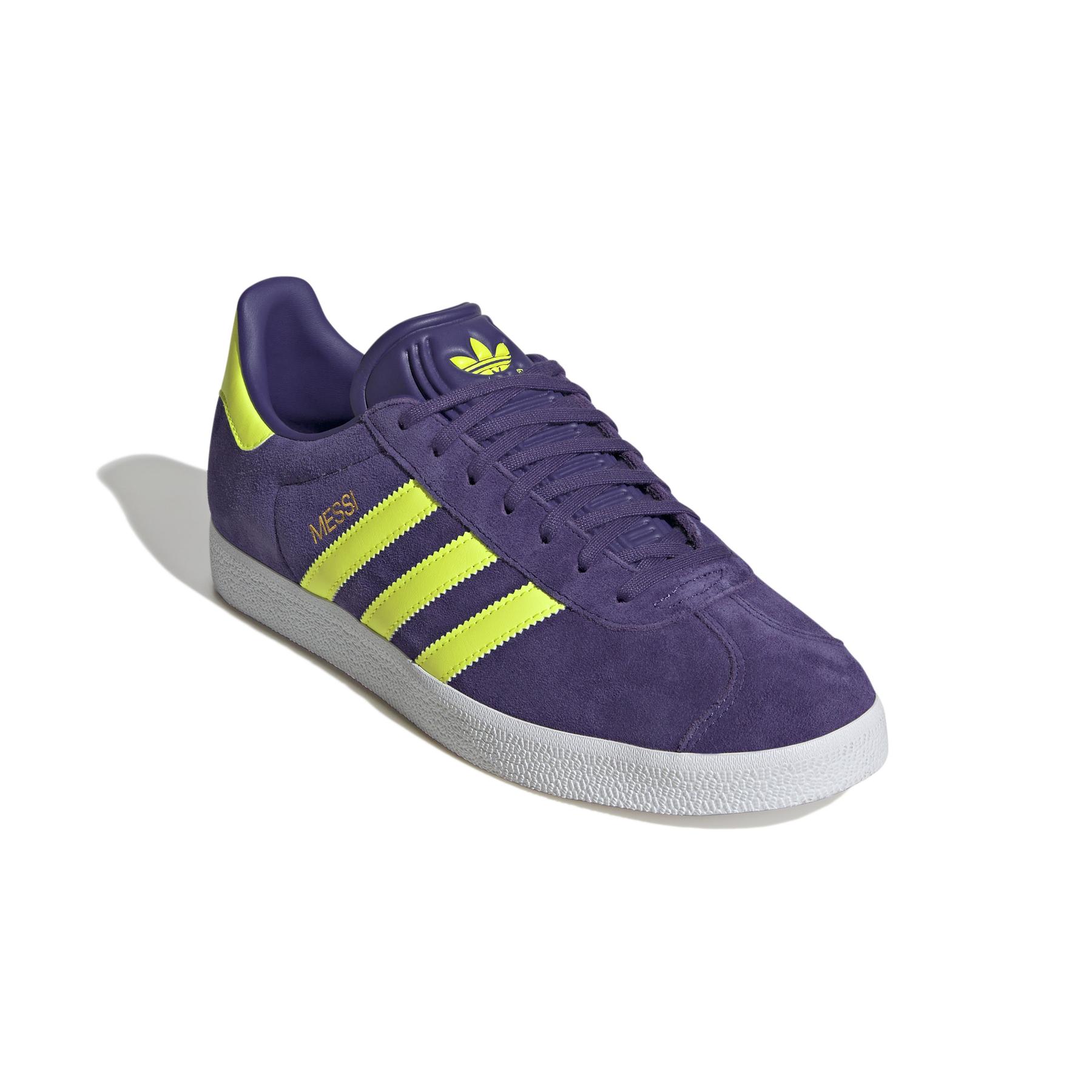product/a/d/adidas_ih8164_5_footwear_photography_front_lateral_top_view_white.jpg