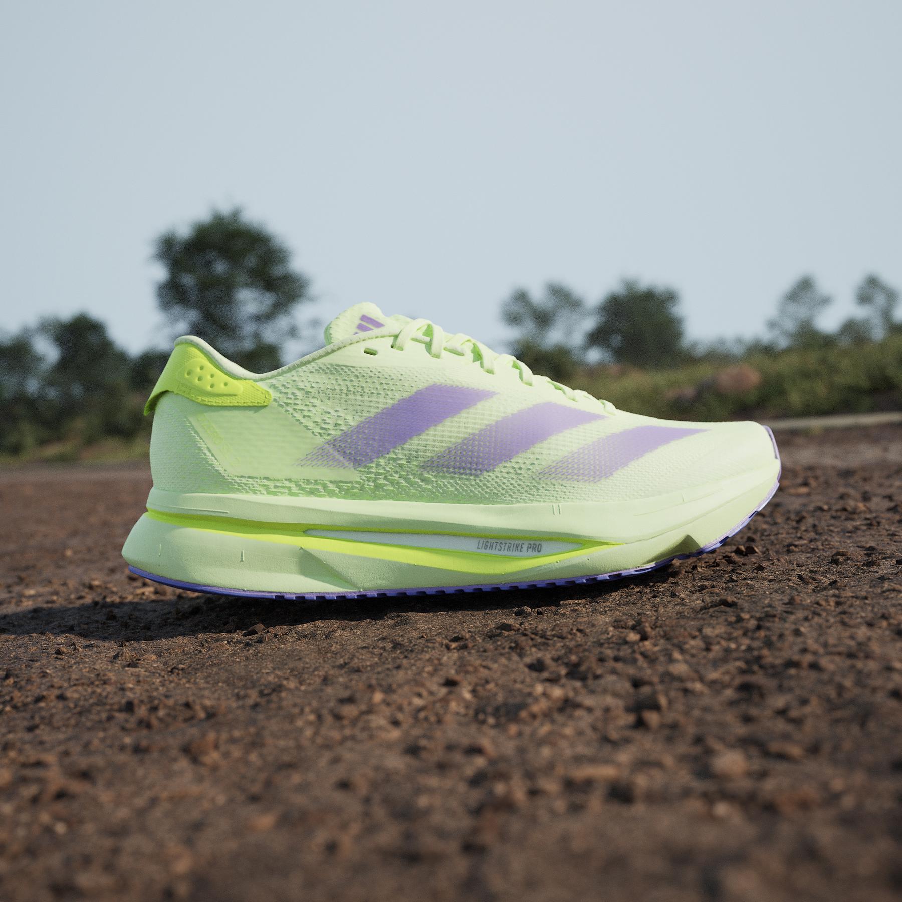 product/a/d/adidas_ih8199_16_footwear_photography_heromrktng_view_3-nw091625.jpg