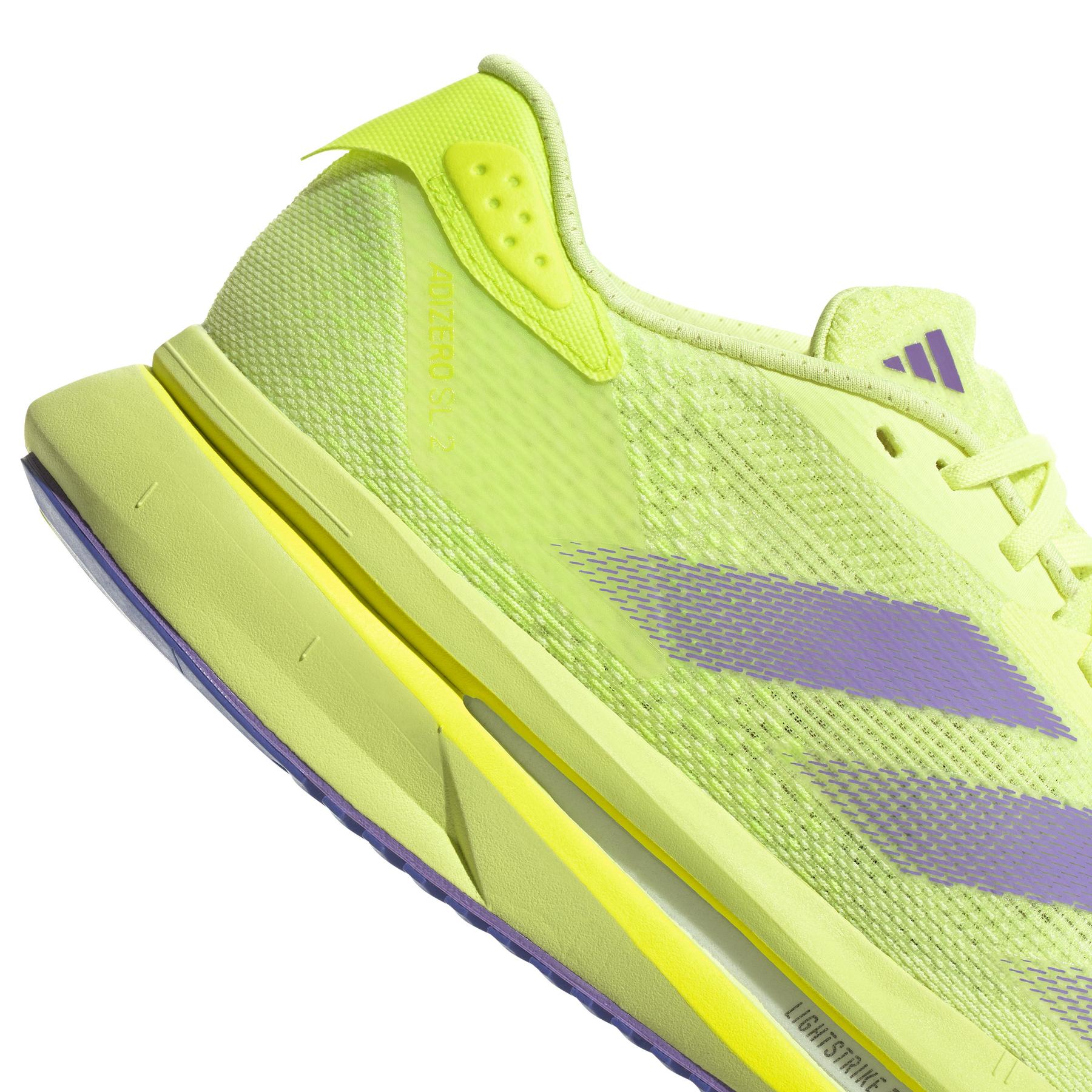product/a/d/adidas_ih8199_8_footwear_photography_detail_view_1_white-nw091625.jpg
