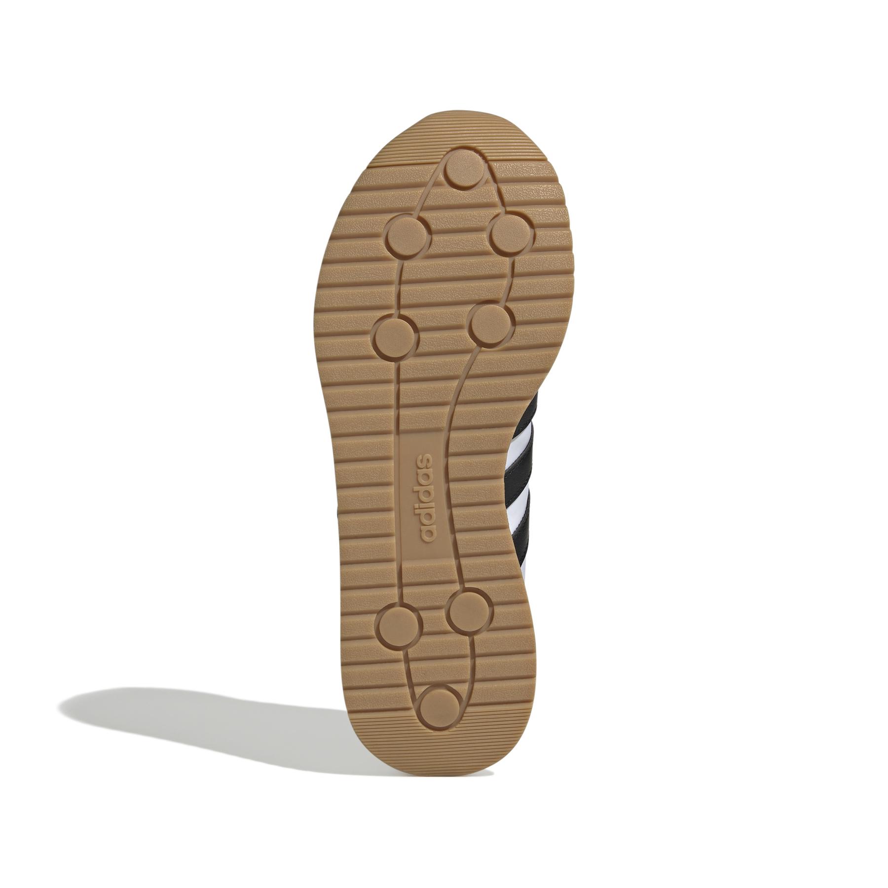 product/a/d/adidas_ih8584_4_footwear_photography_bottom_view_whiterep2.jpg
