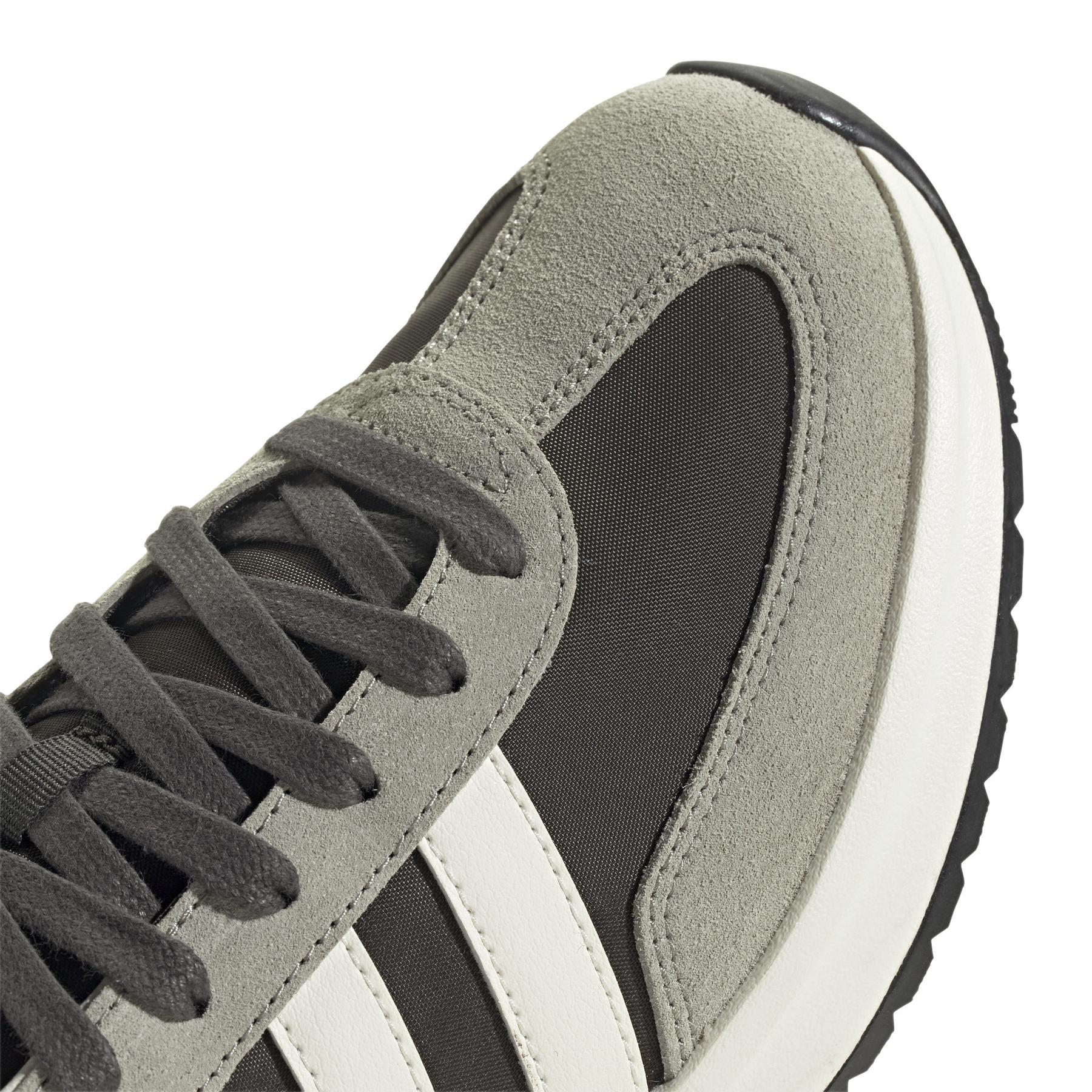 product/a/d/adidas_ih8587_9_footwear_photography_detail_view_2_white.jpg
