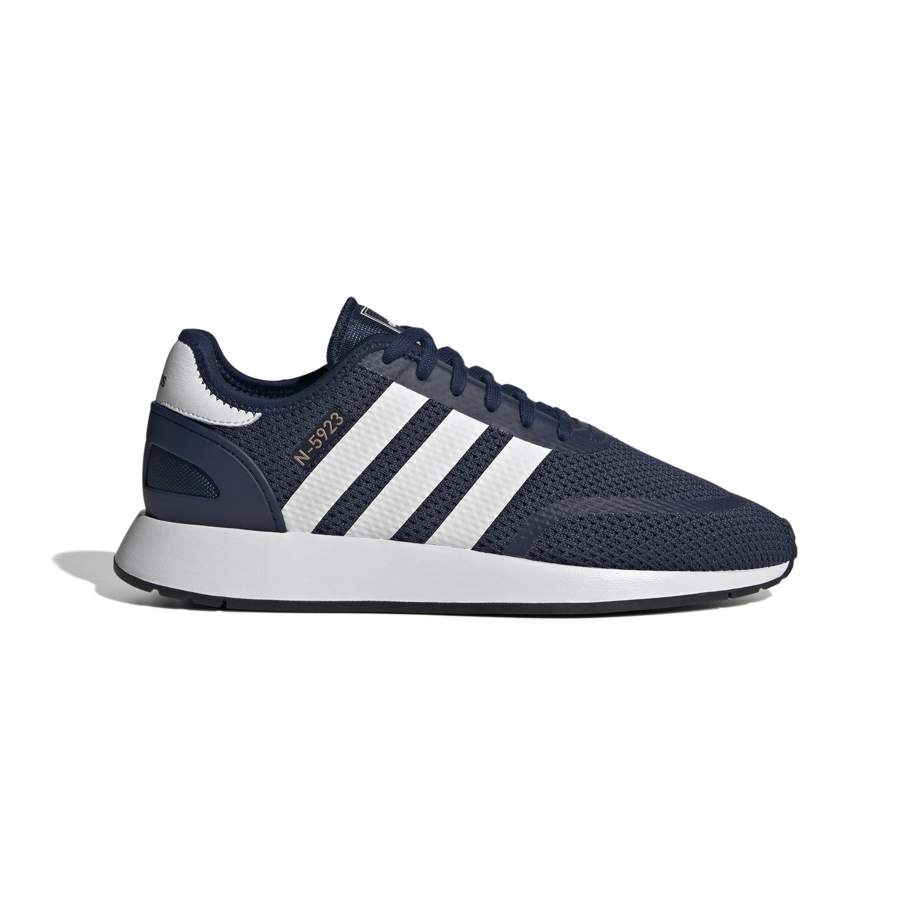 product/a/d/adidas_ih8873_1_footwear_photography_side_lateral_center_view_white.jpg