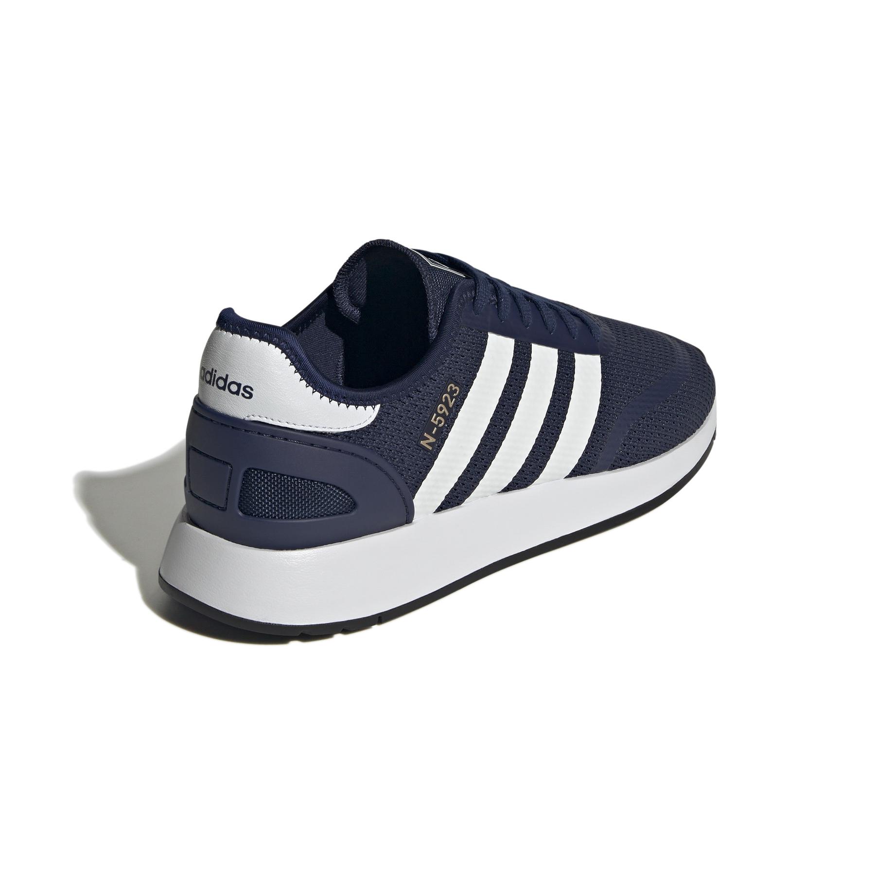 product/a/d/adidas_ih8873_7_footwear_photography_back_lateral_top_view_white.jpg