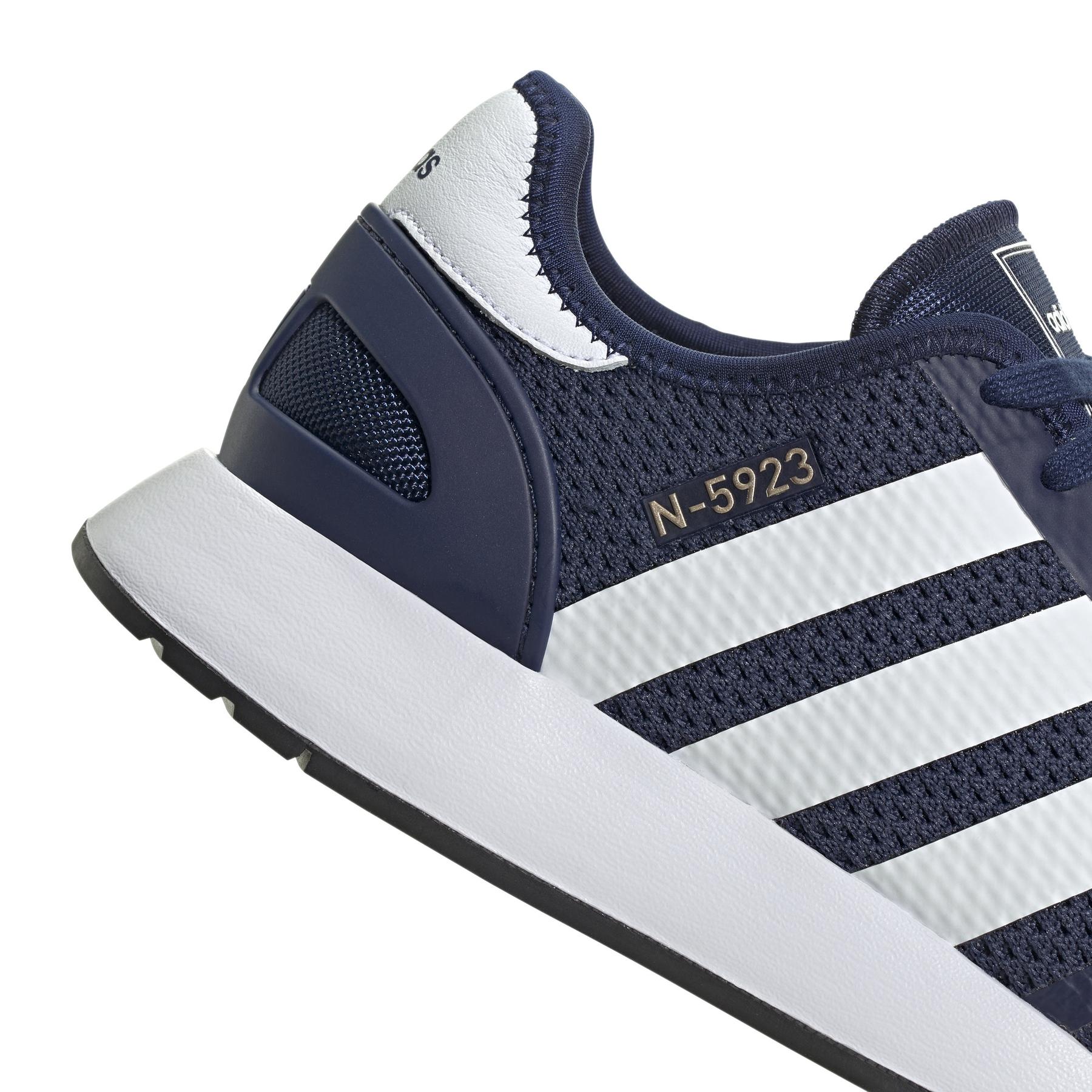 product/a/d/adidas_ih8873_8_footwear_photography_detail_view_1_white.jpg