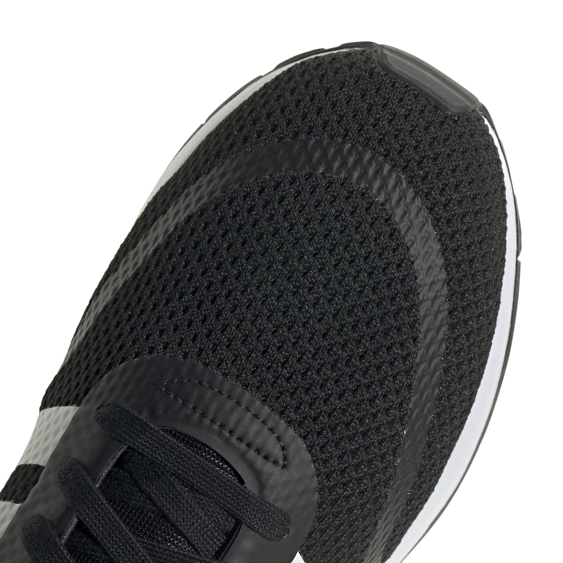 product/a/d/adidas_ih8875_8_footwear_photography_detail_view_1_white-nw052424.jpg