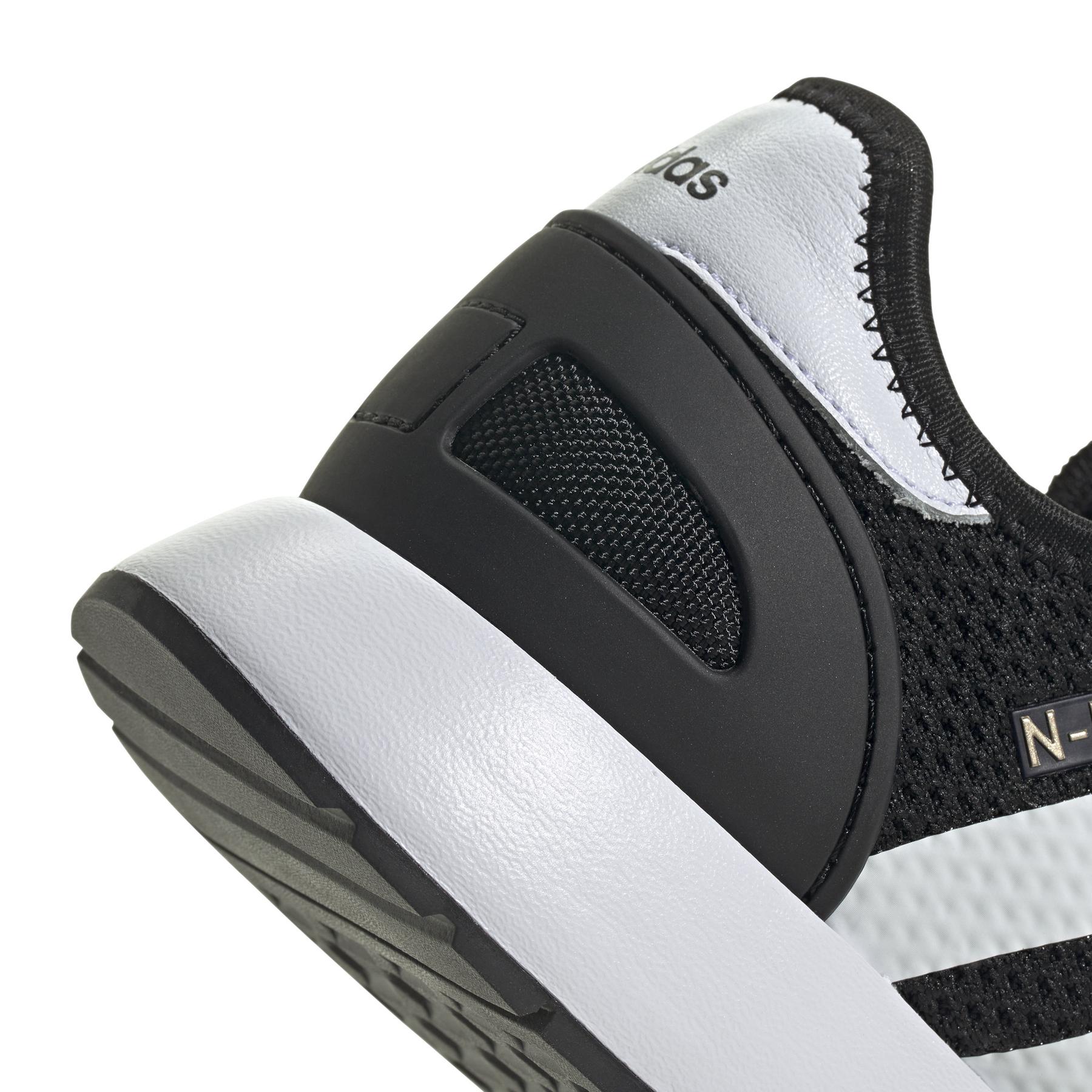 product/a/d/adidas_ih8875_9_footwear_photography_detail_view_2_white-nw052424.jpg