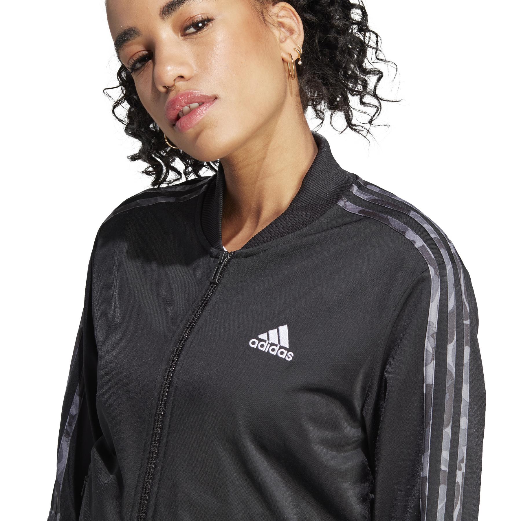 product/a/d/adidas_ij8789_8_apparel_on_model_detail_view_1_white_bv.jpg