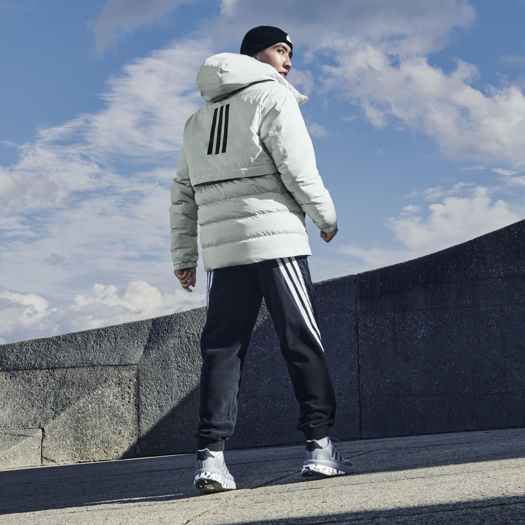 product/a/d/adidas_ik3138_11_apparel_photography_heromrktng_view_2.jpg