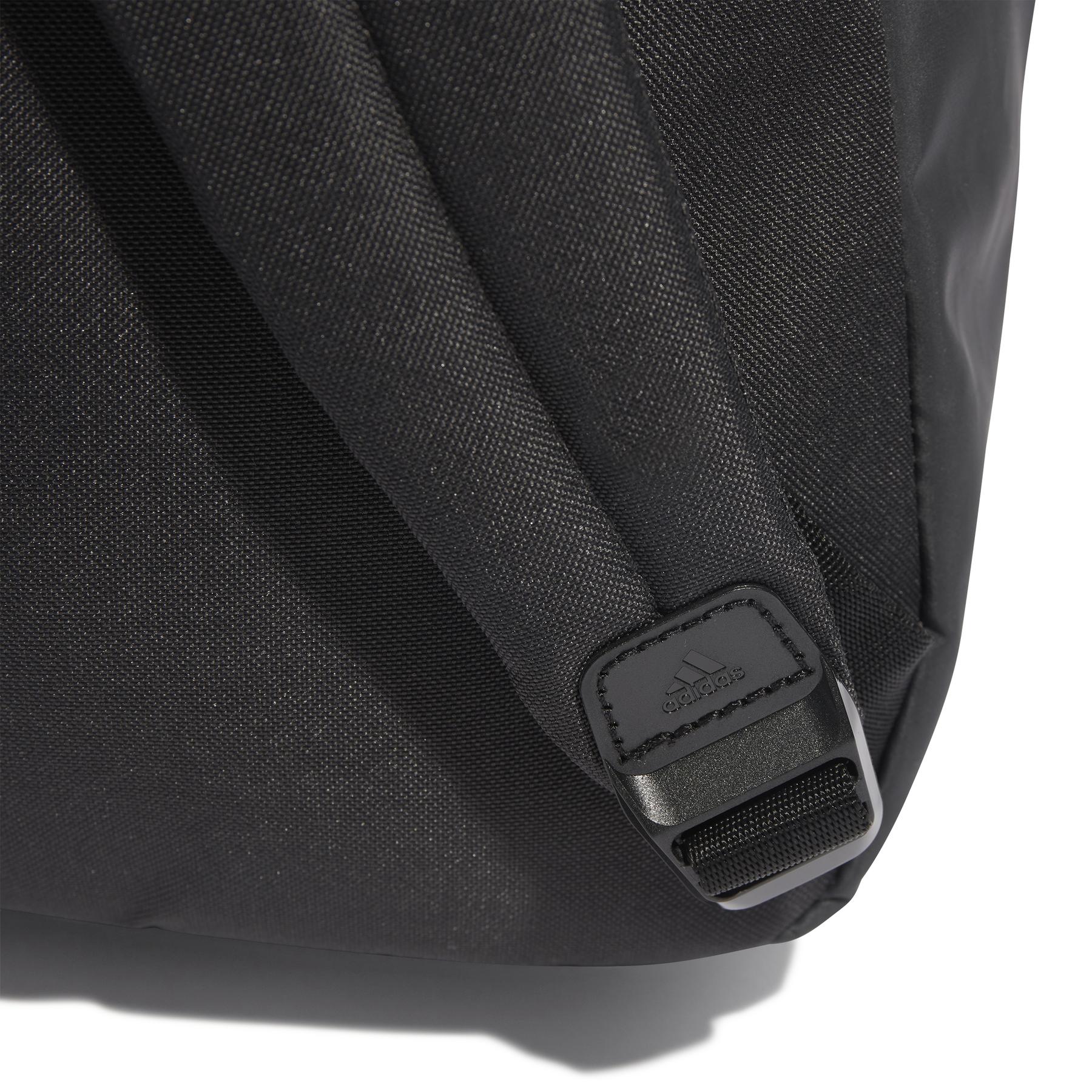 product/a/d/adidas_ip9887_5_hardware_photography_detail_view_2_white.jpg