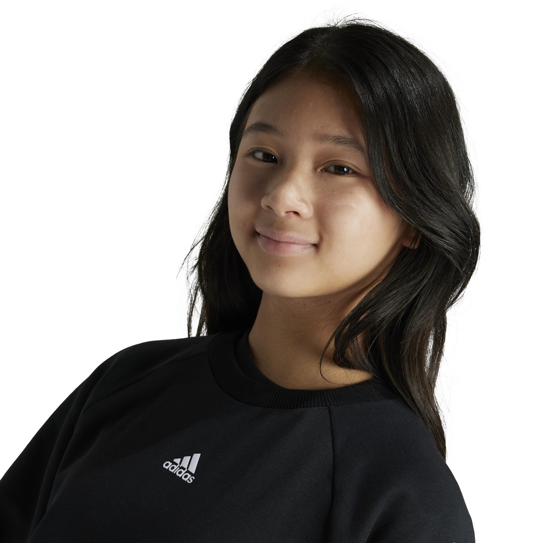 product/a/d/adidas_iv7045_8_apparel_on_model_detail_view_2_white.jpg
